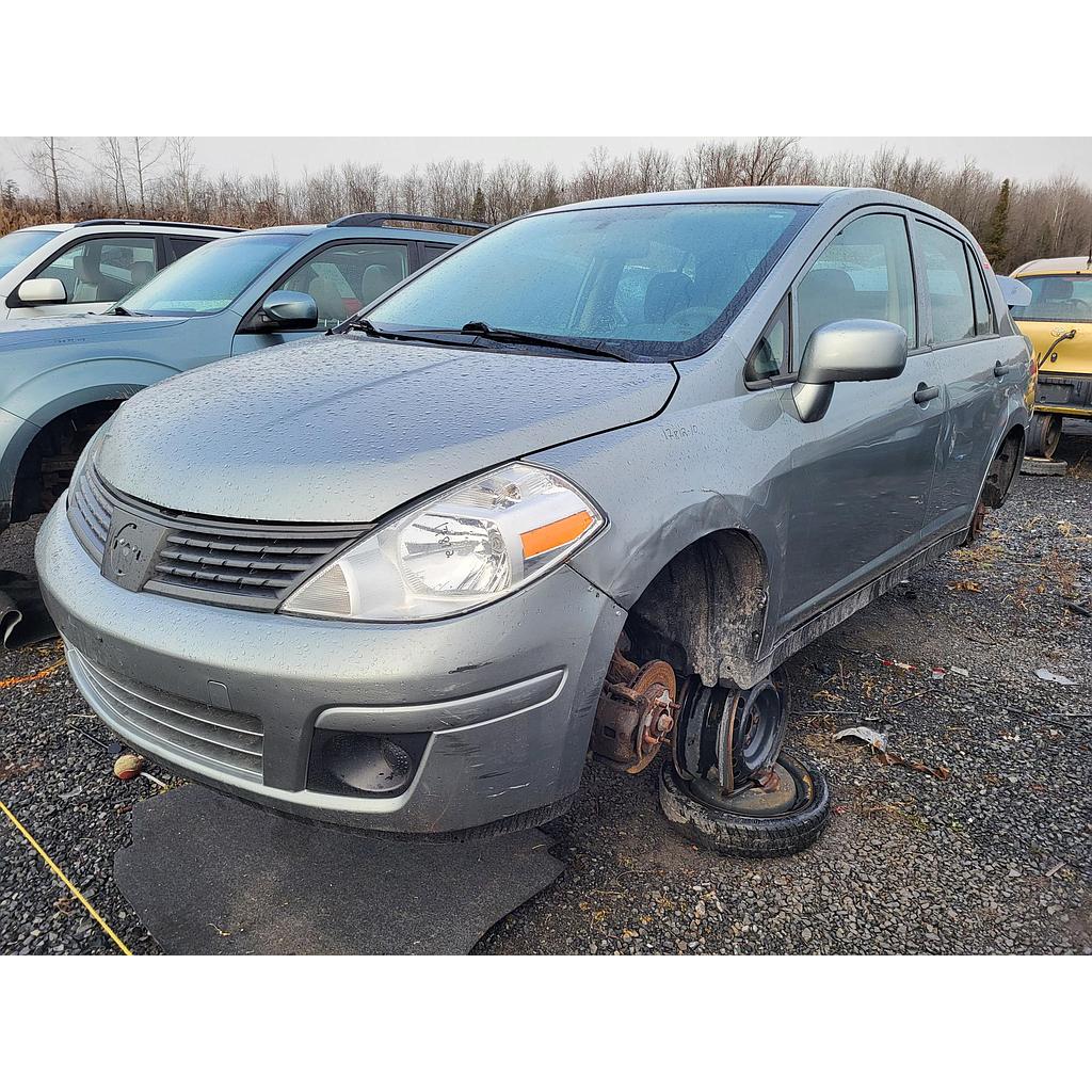 NISSAN VERSA 2010