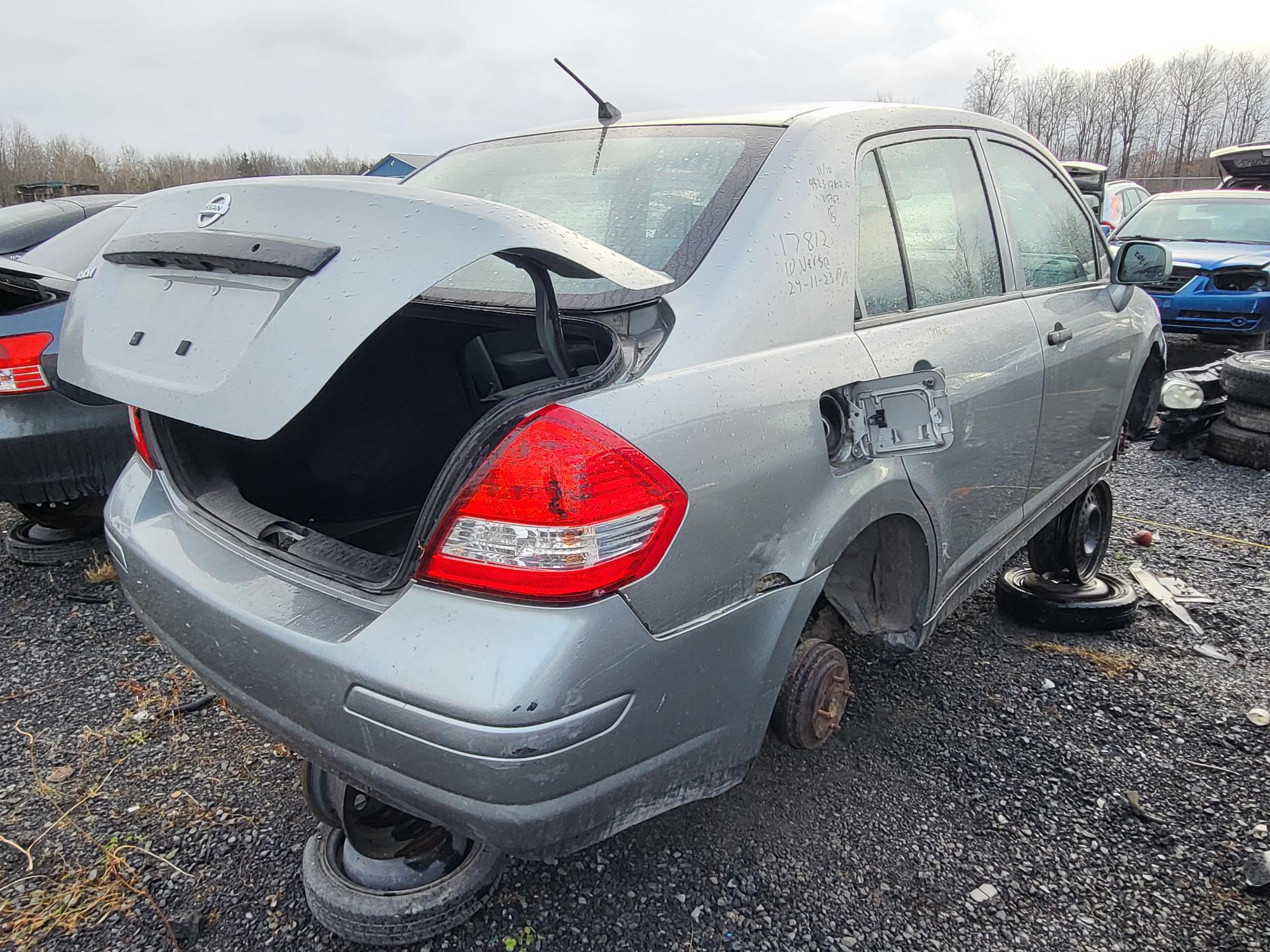 NISSAN VERSA 2010