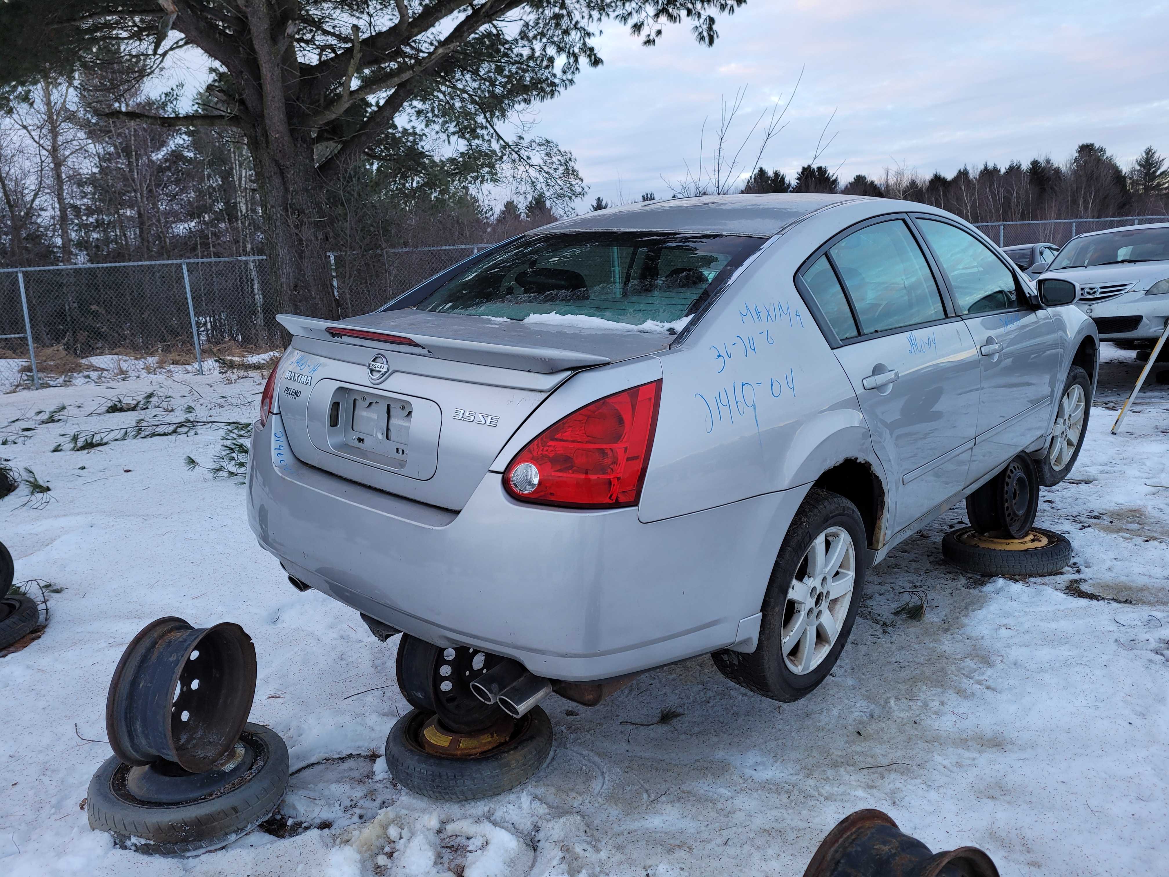 NISSAN MAXIMA 2004