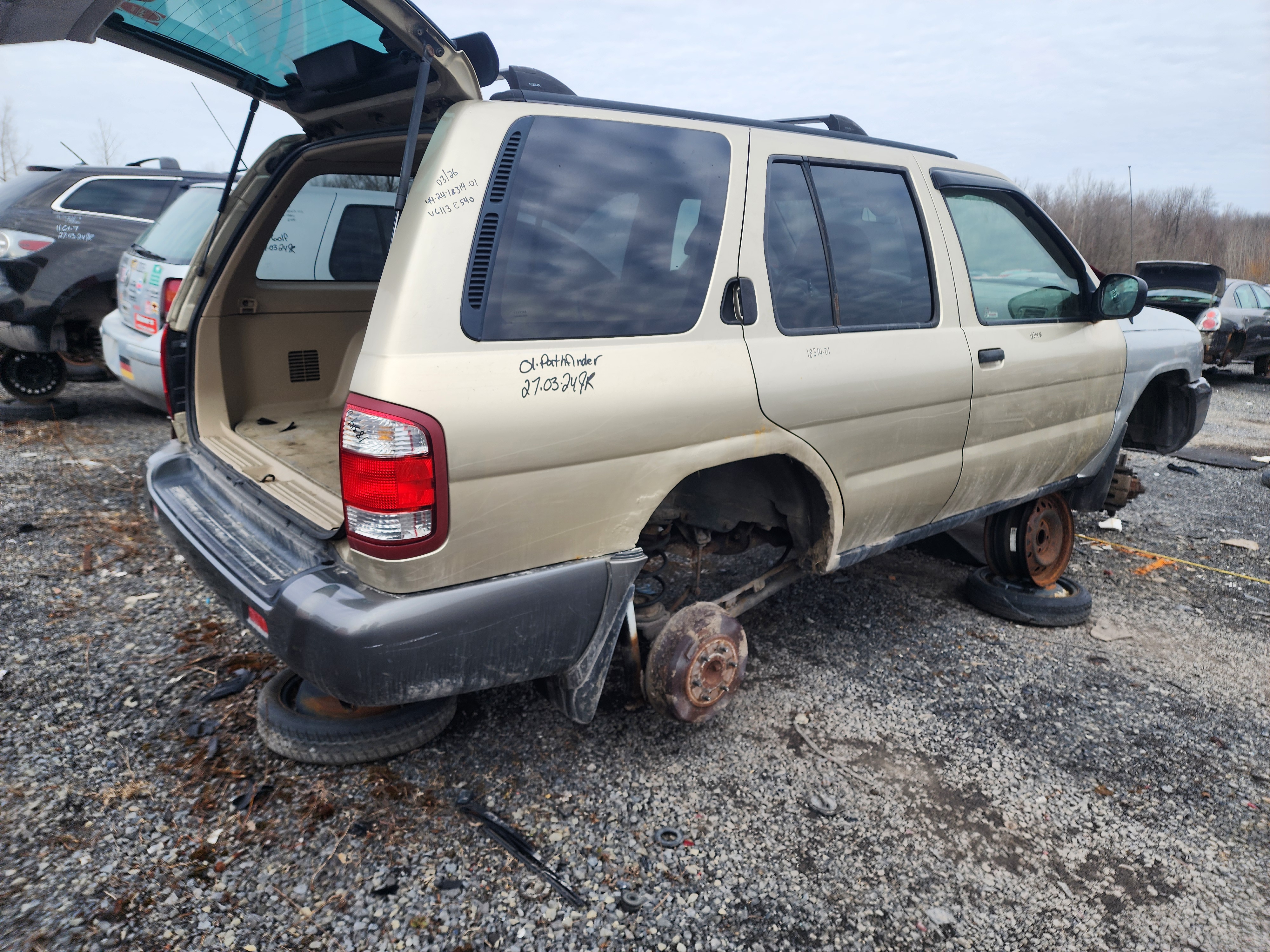 NISSAN PATHFINDER 2001