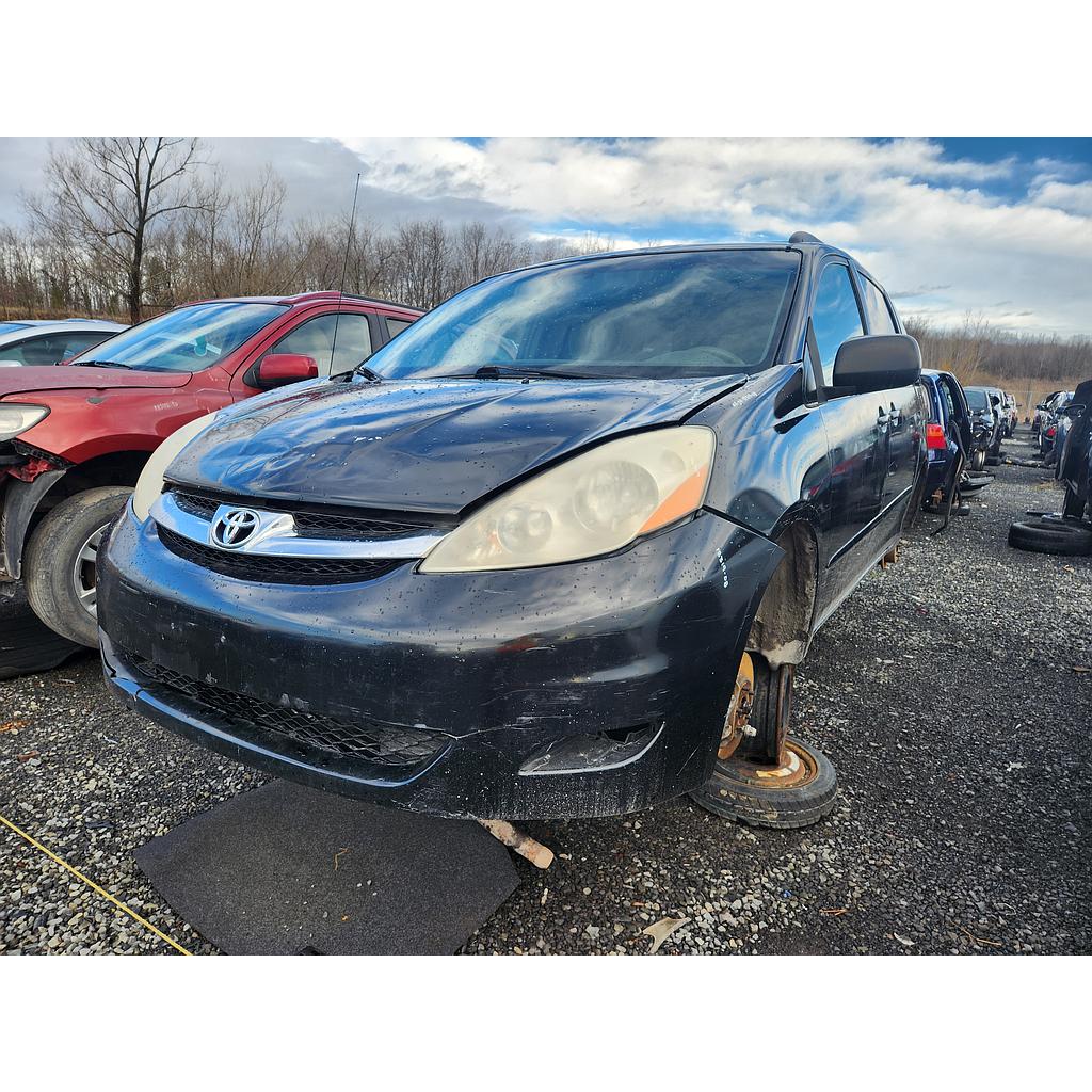 TOYOTA SIENNA 2008