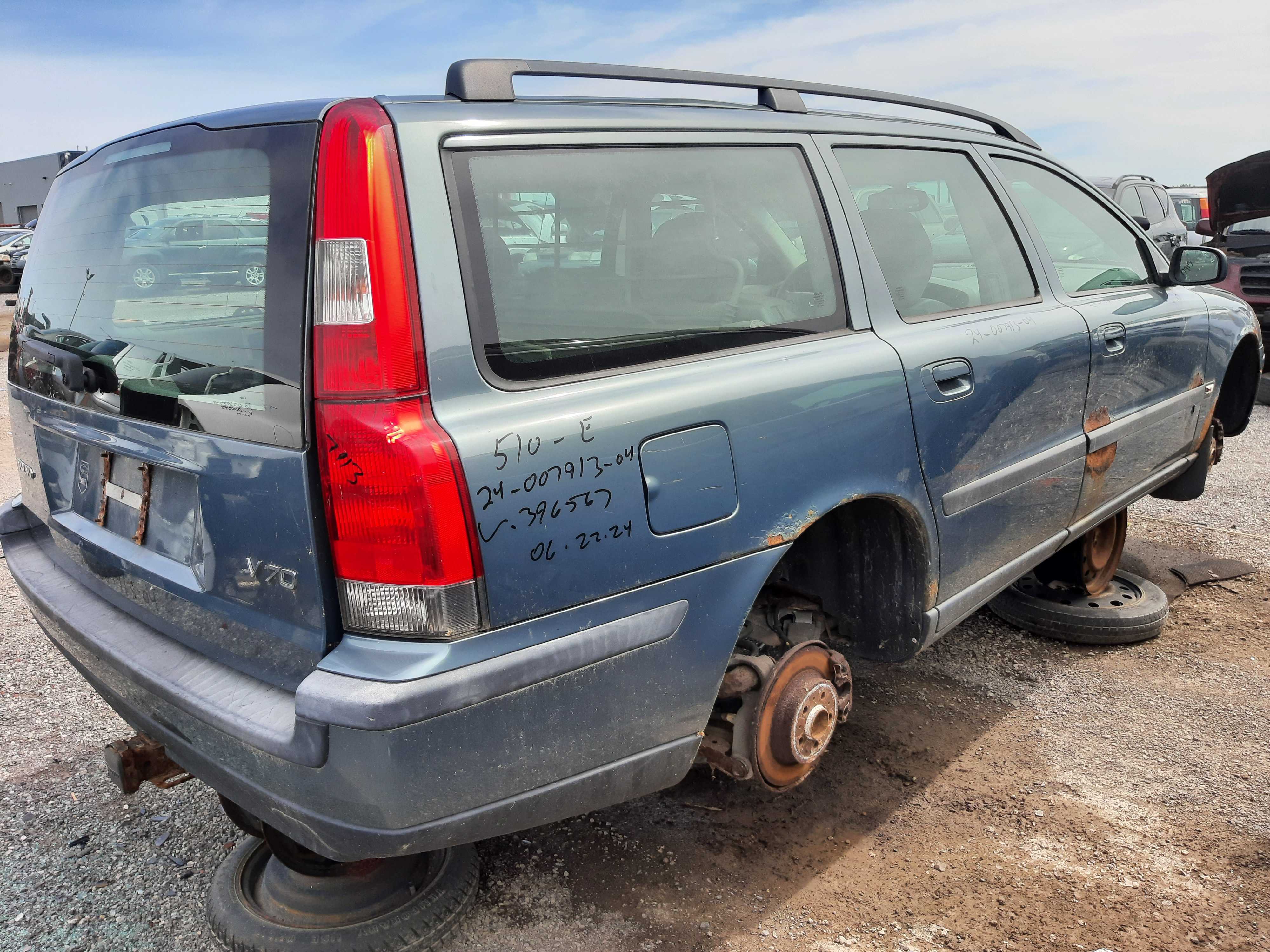 VOLVO V70 2004