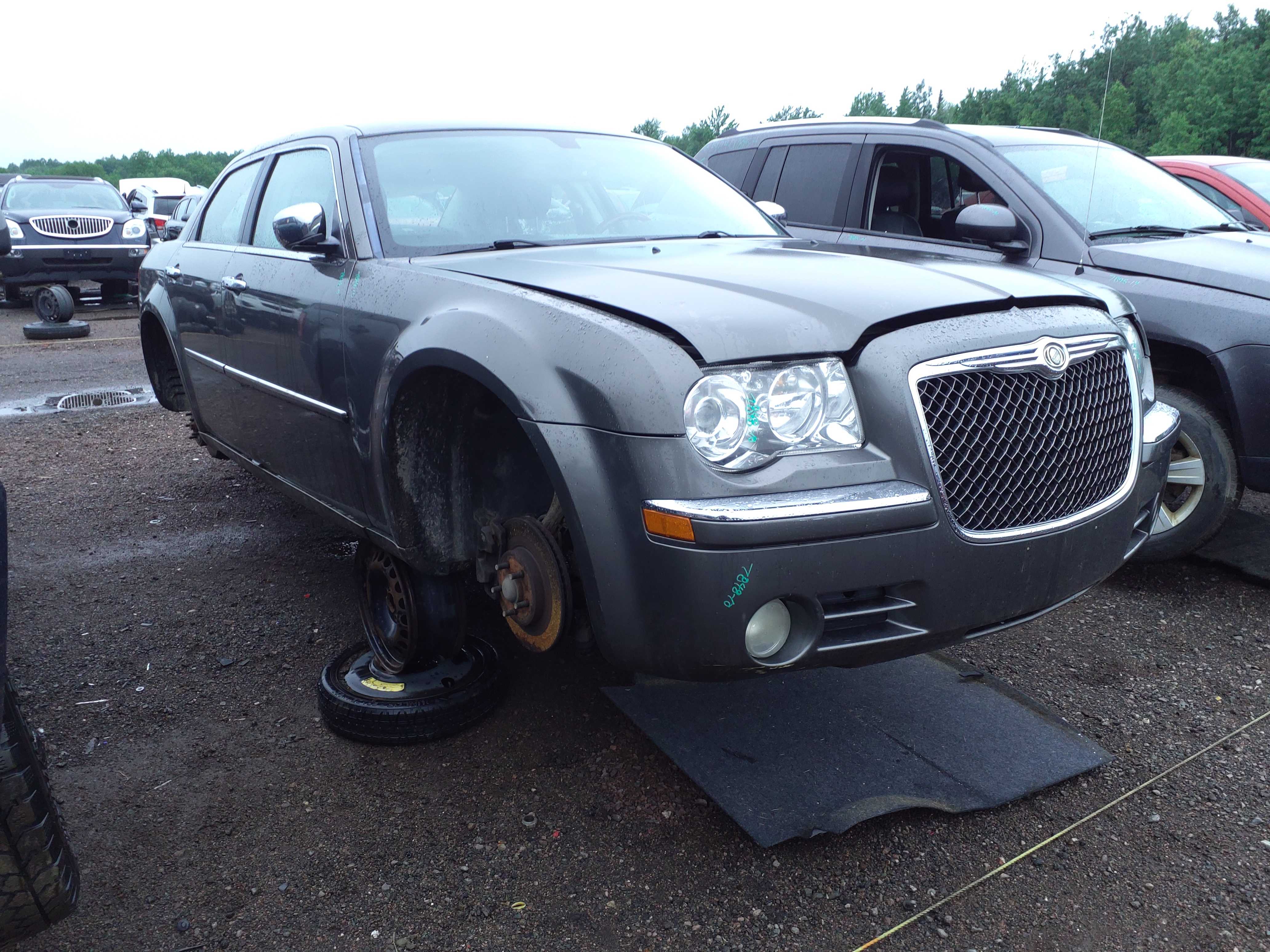 CHRYSLER 300 2010