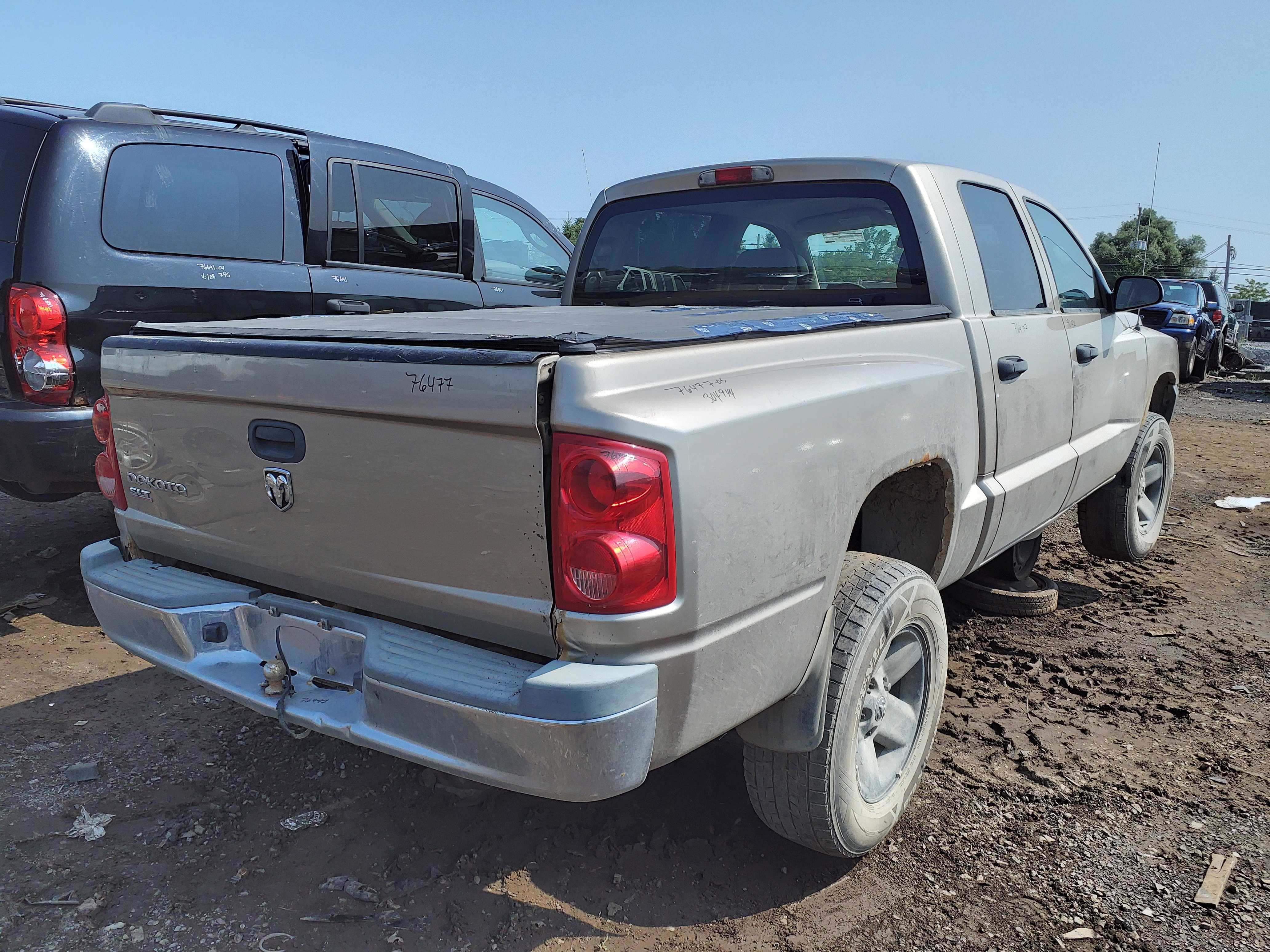 DODGE DAKOTA 2005