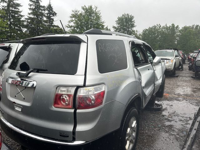 GMC ACADIA 2011