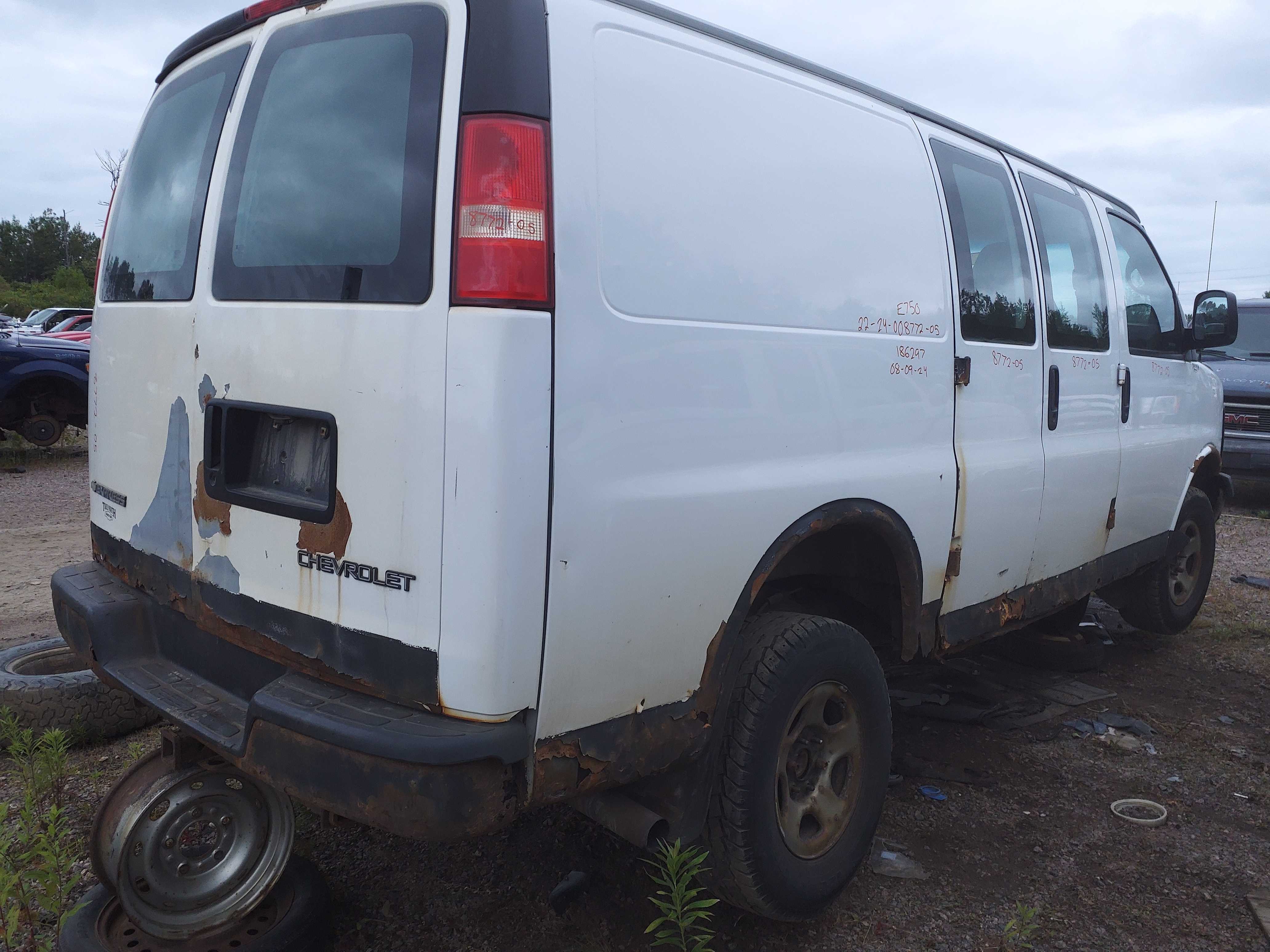 CHEVROLET EXPRESS VAN 2005