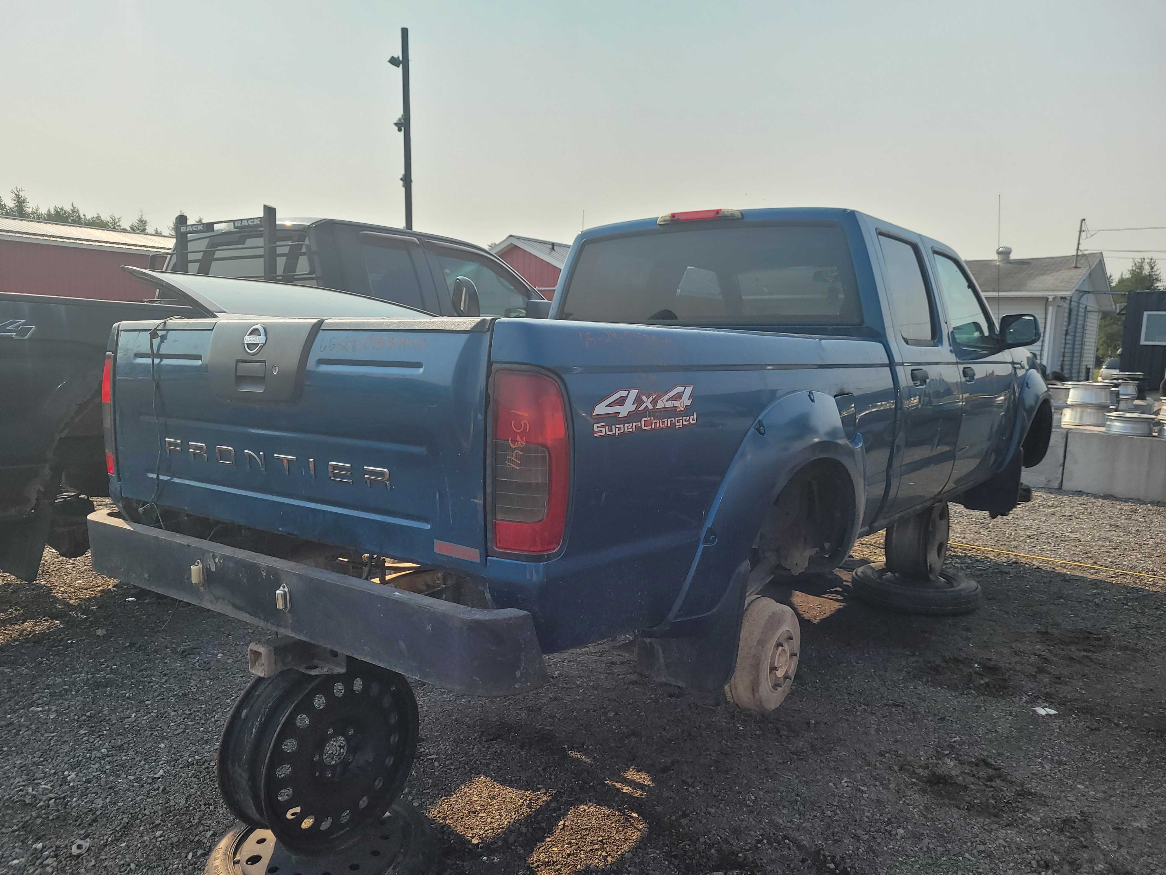 NISSAN FRONTIER 2010