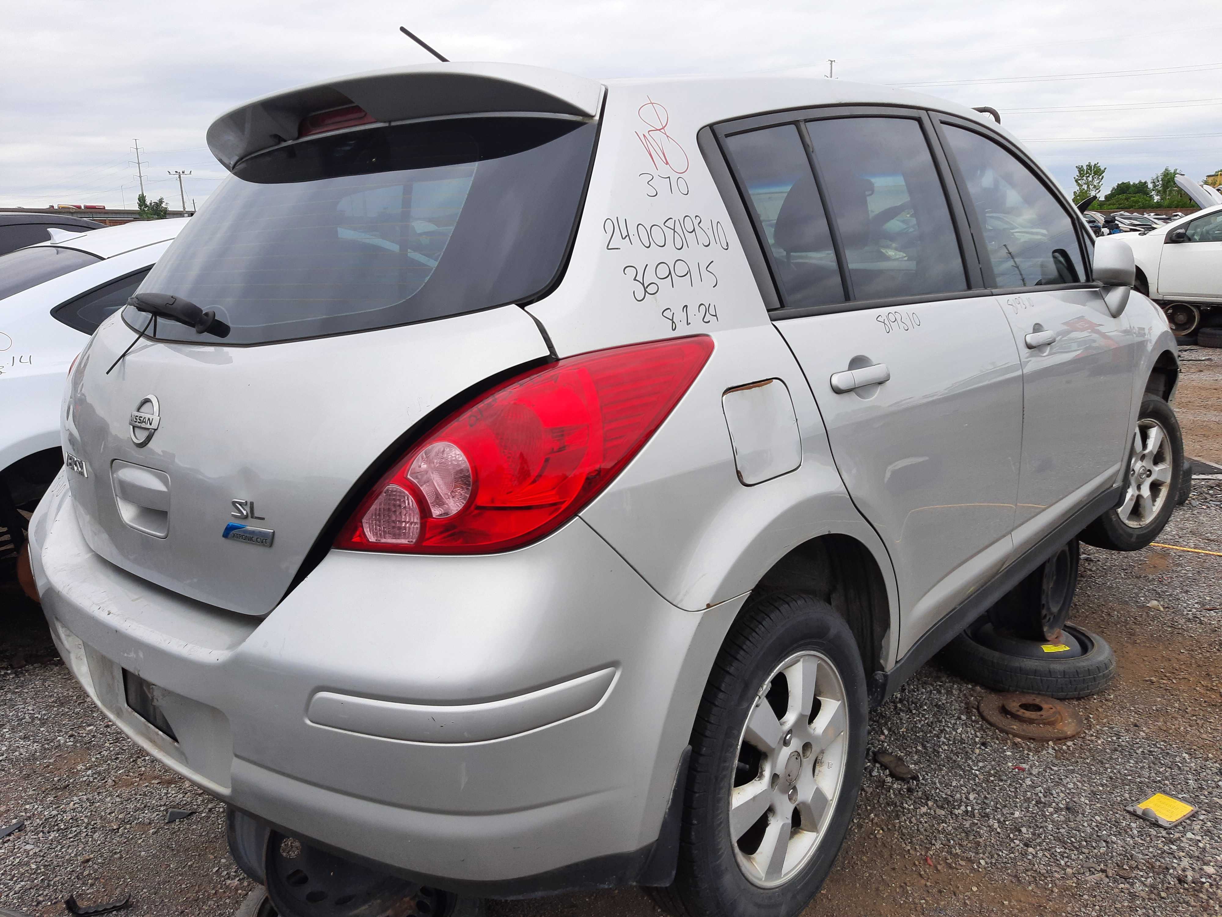 NISSAN VERSA 2010