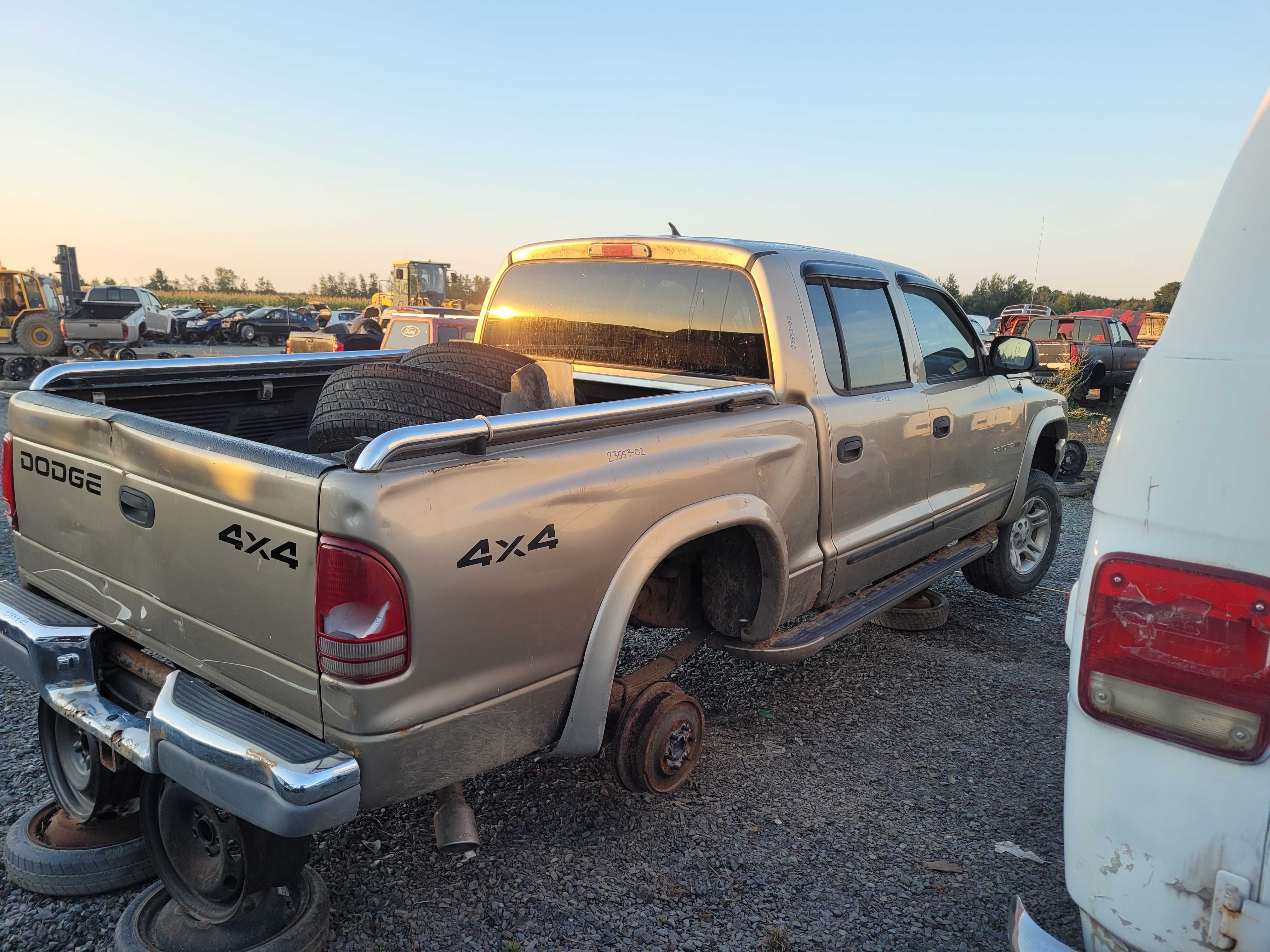 DODGE DAKOTA 2002