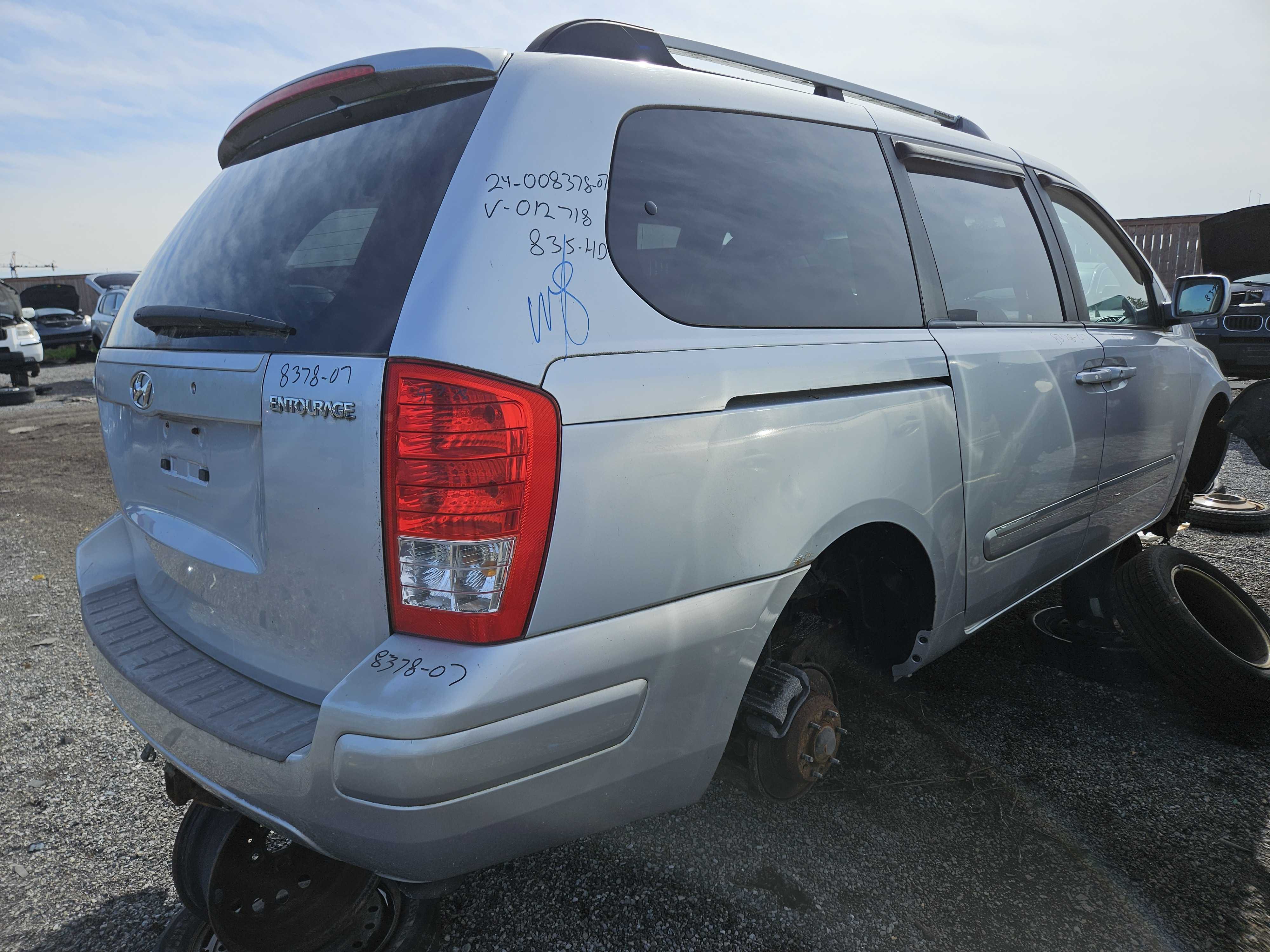 HYUNDAI ENTOURAGE 2007