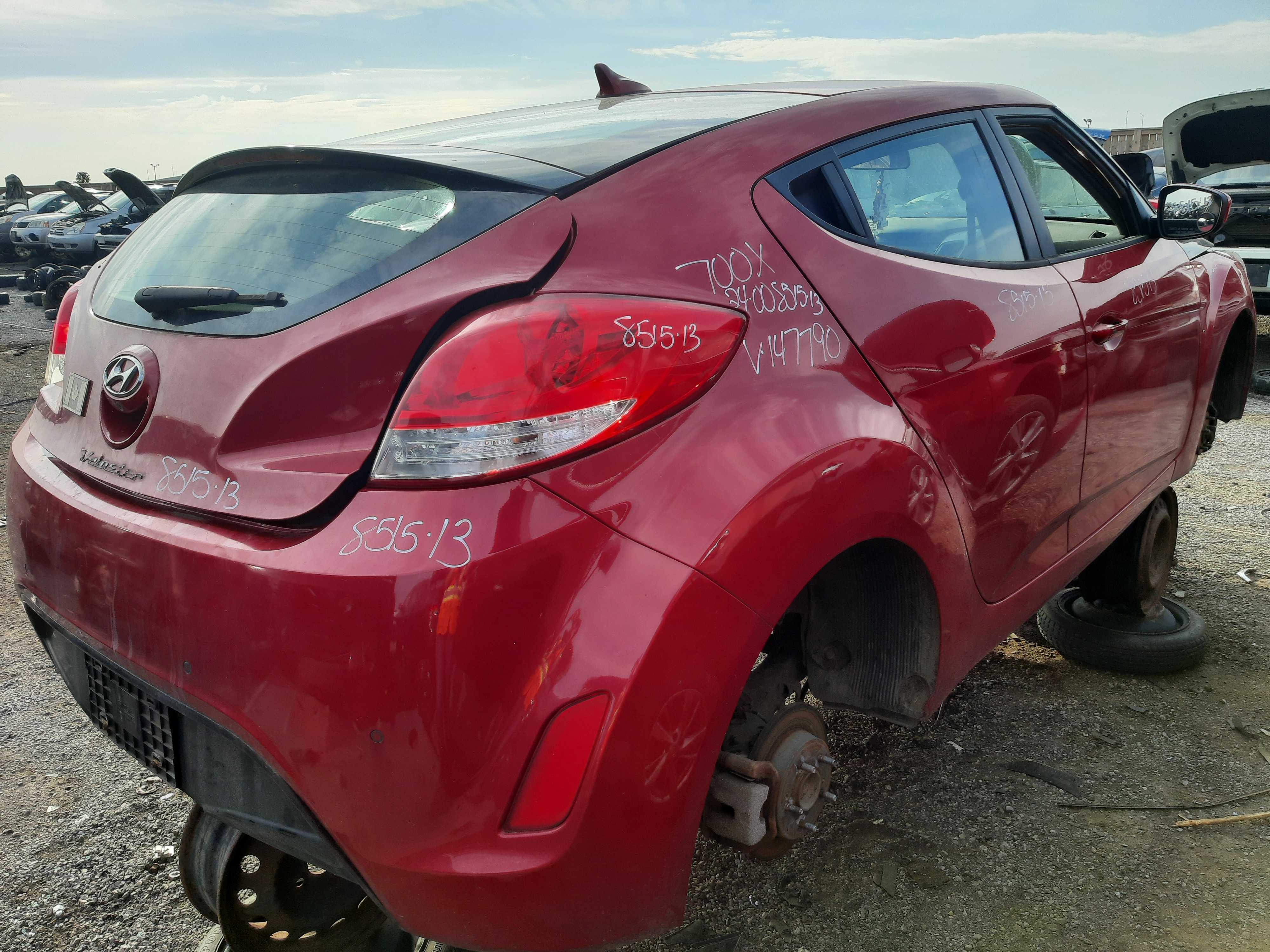 HYUNDAI VELOSTER 2013