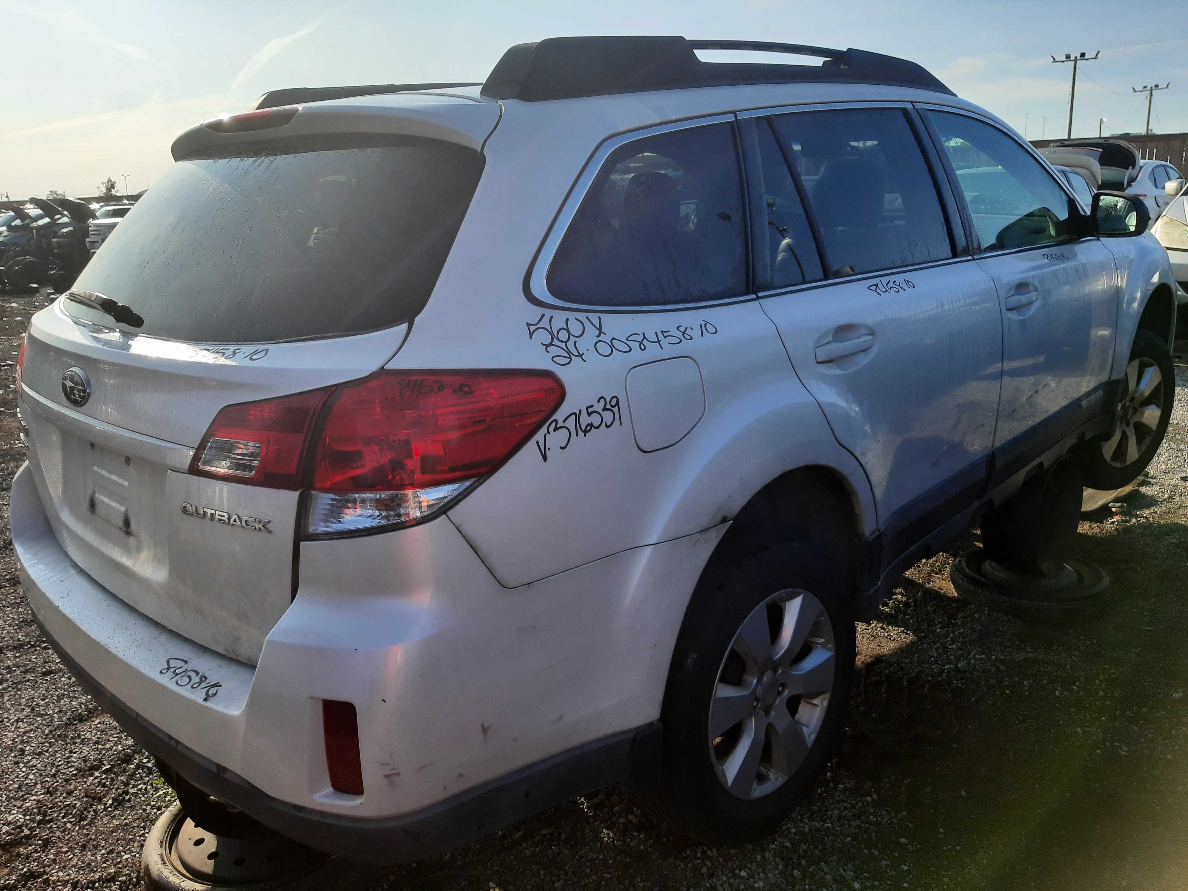 SUBARU OUTBACK 2010
