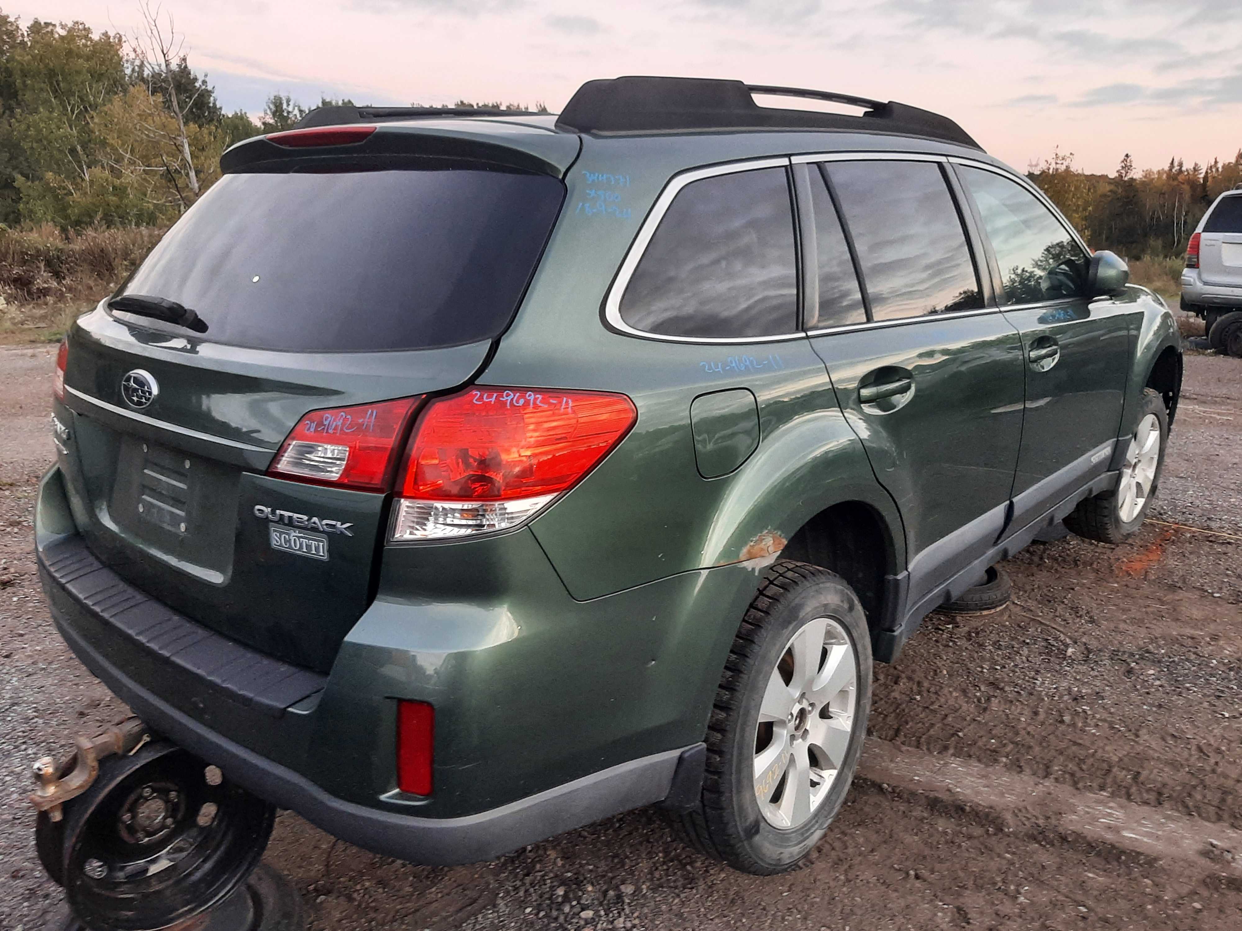 SUBARU OUTBACK 2011