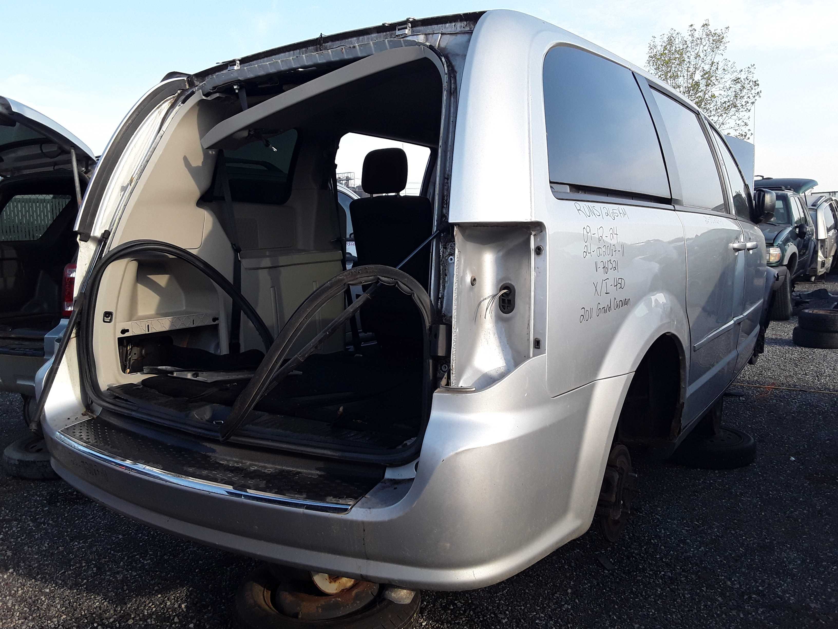 DODGE GRAND CARAVAN 2011