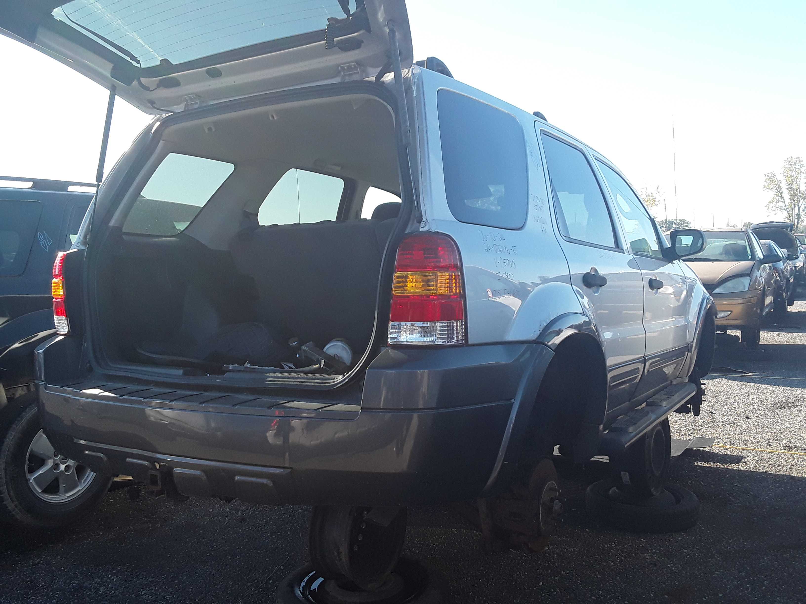 FORD ESCAPE 2005