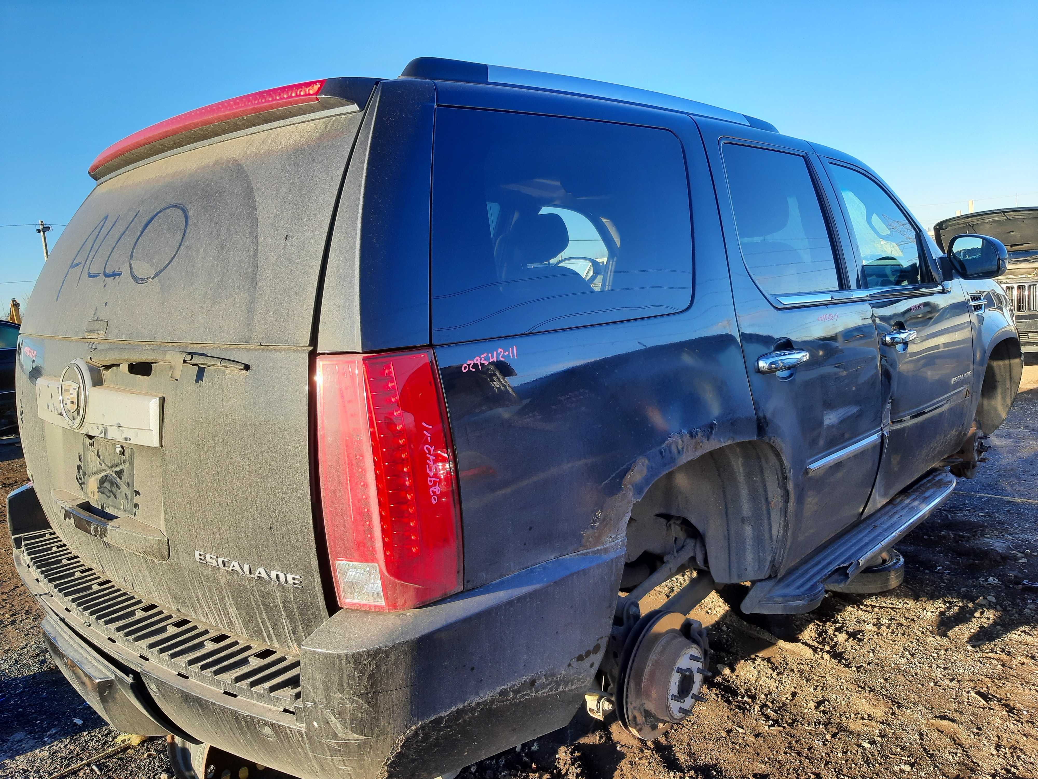 CADILLAC ESCALADE 2011