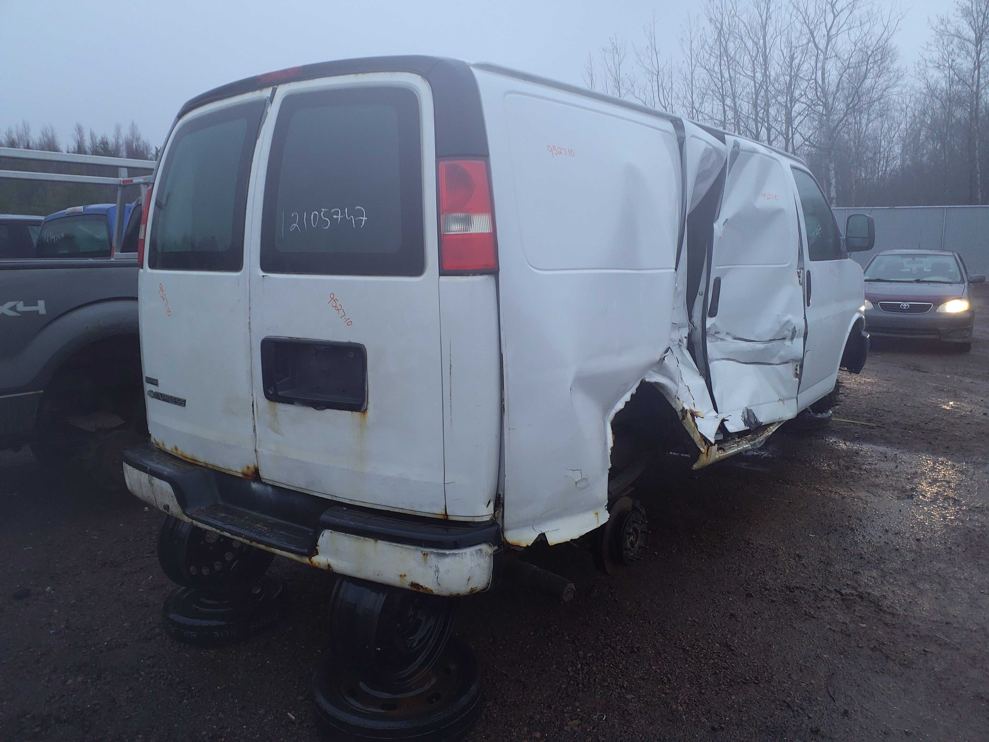 CHEVROLET EXPRESS VAN 2010