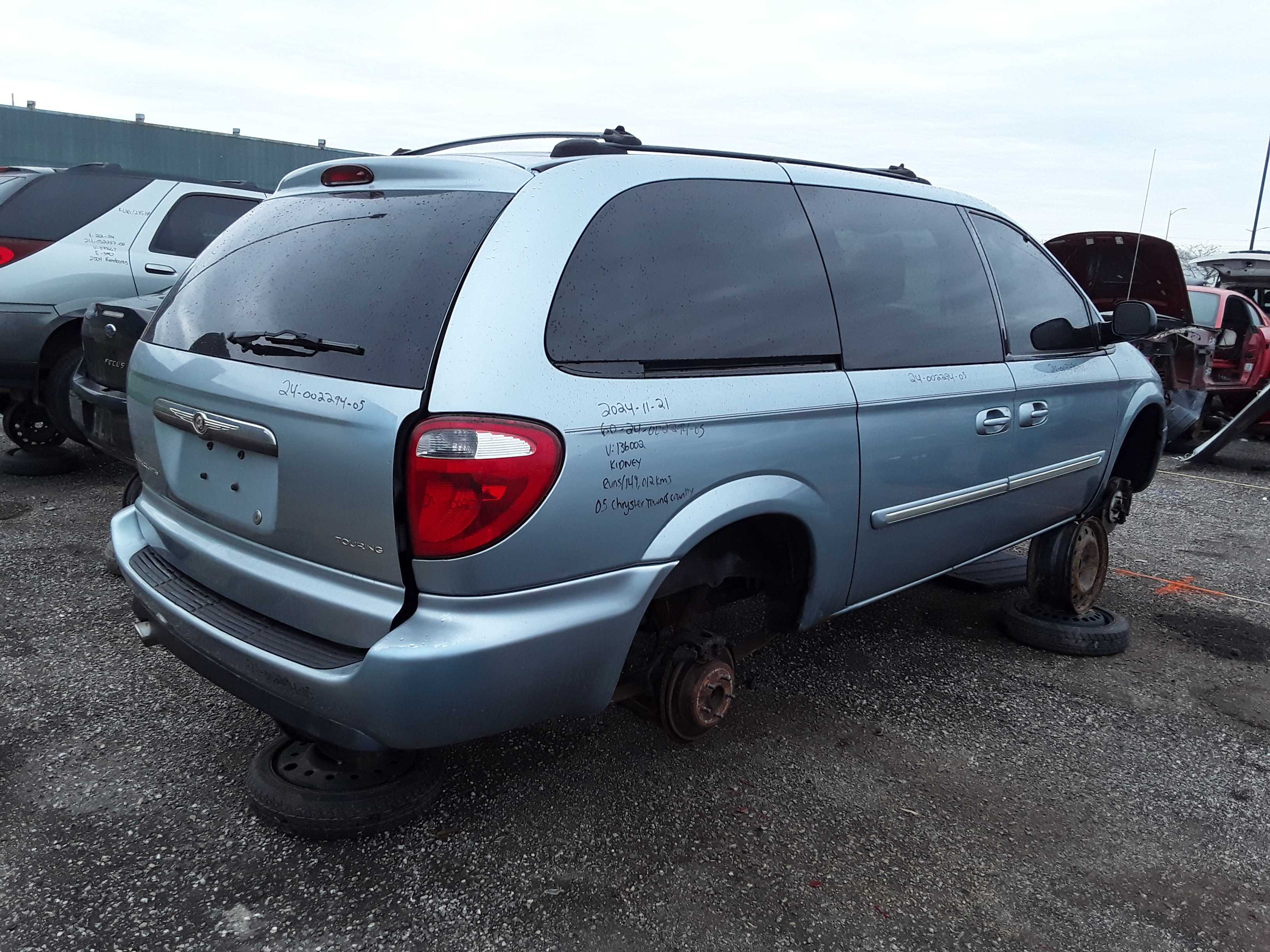 CHRYSLER TOWN &amp; COUNTRY 2005