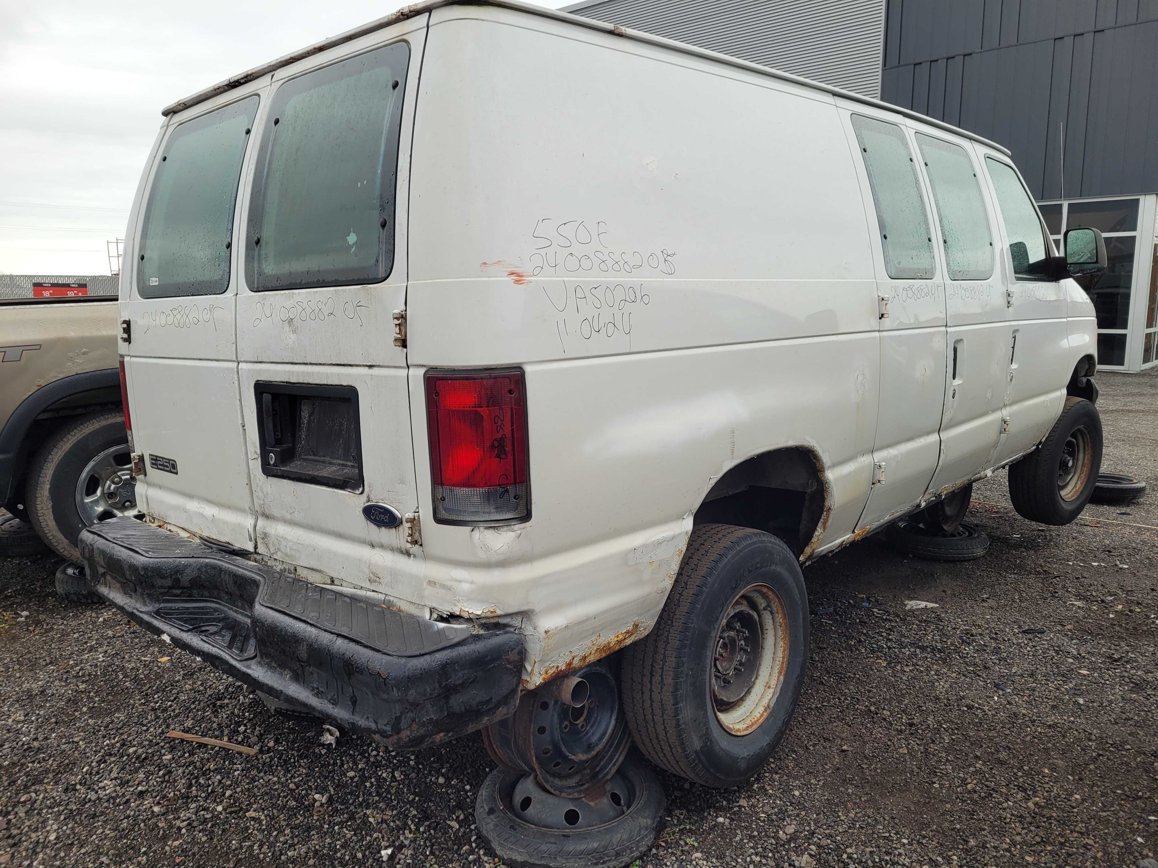 FORD ECONOLINE 2005