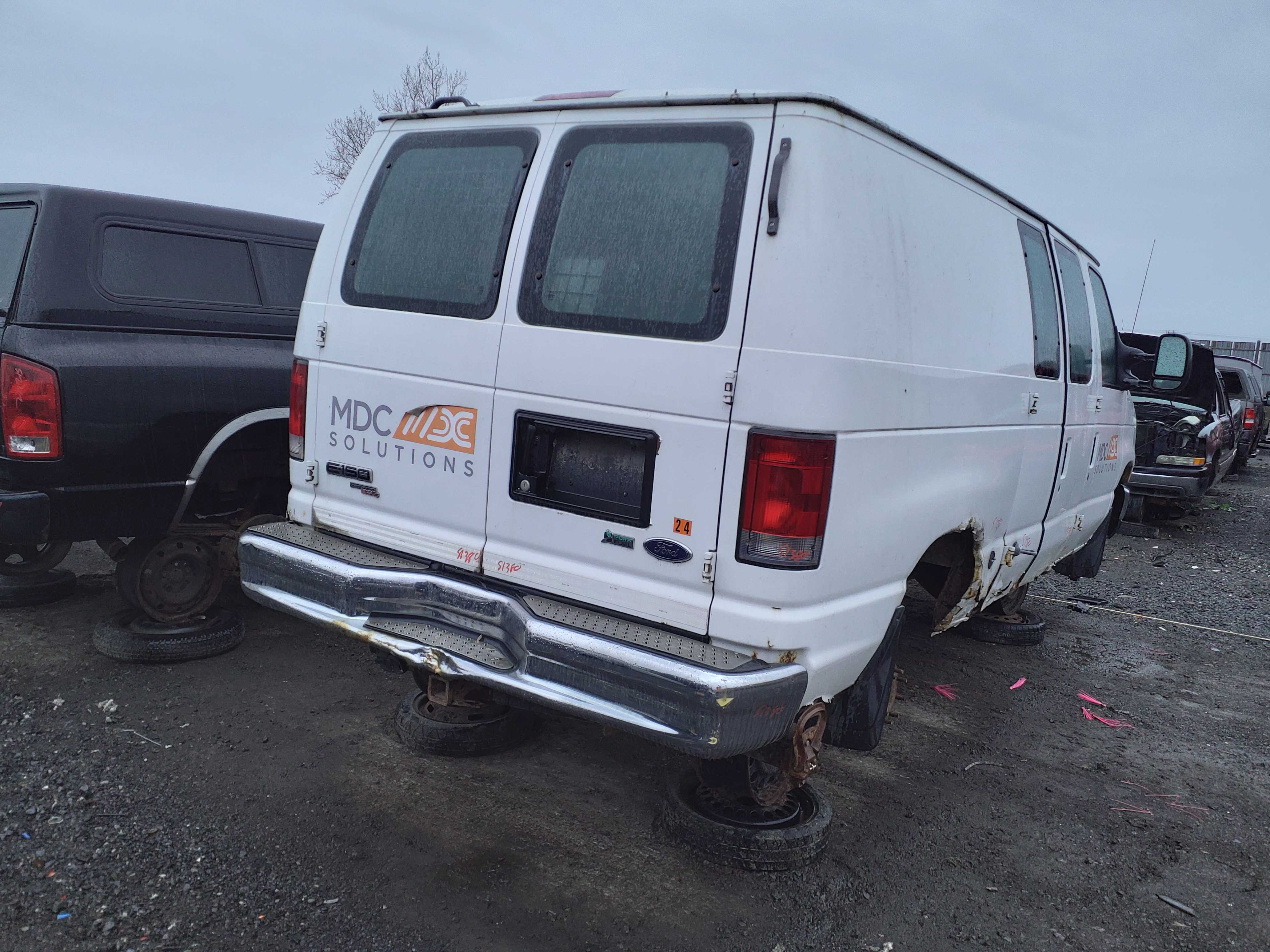 FORD ECONOLINE 2011