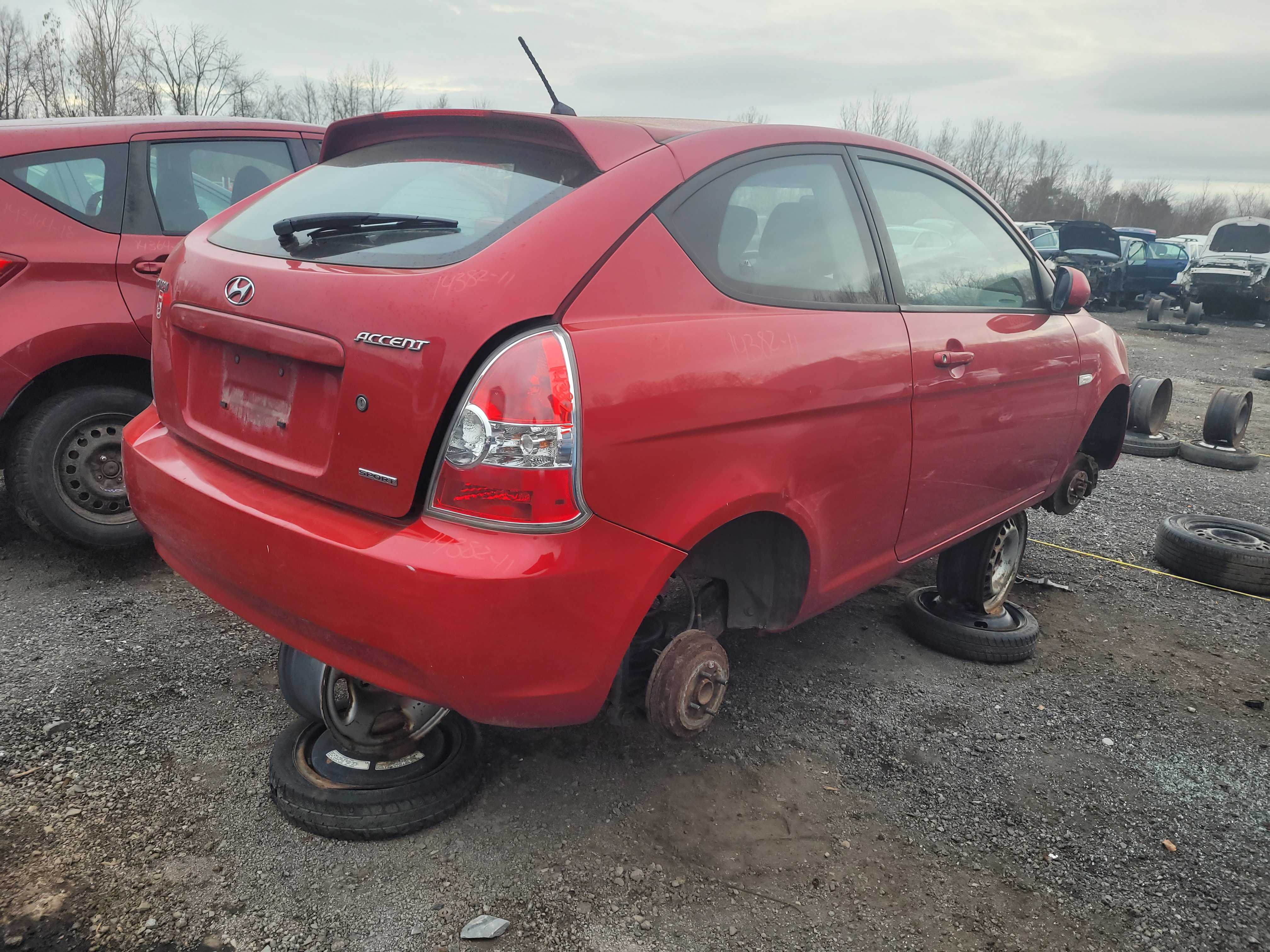 HYUNDAI ACCENT 2011