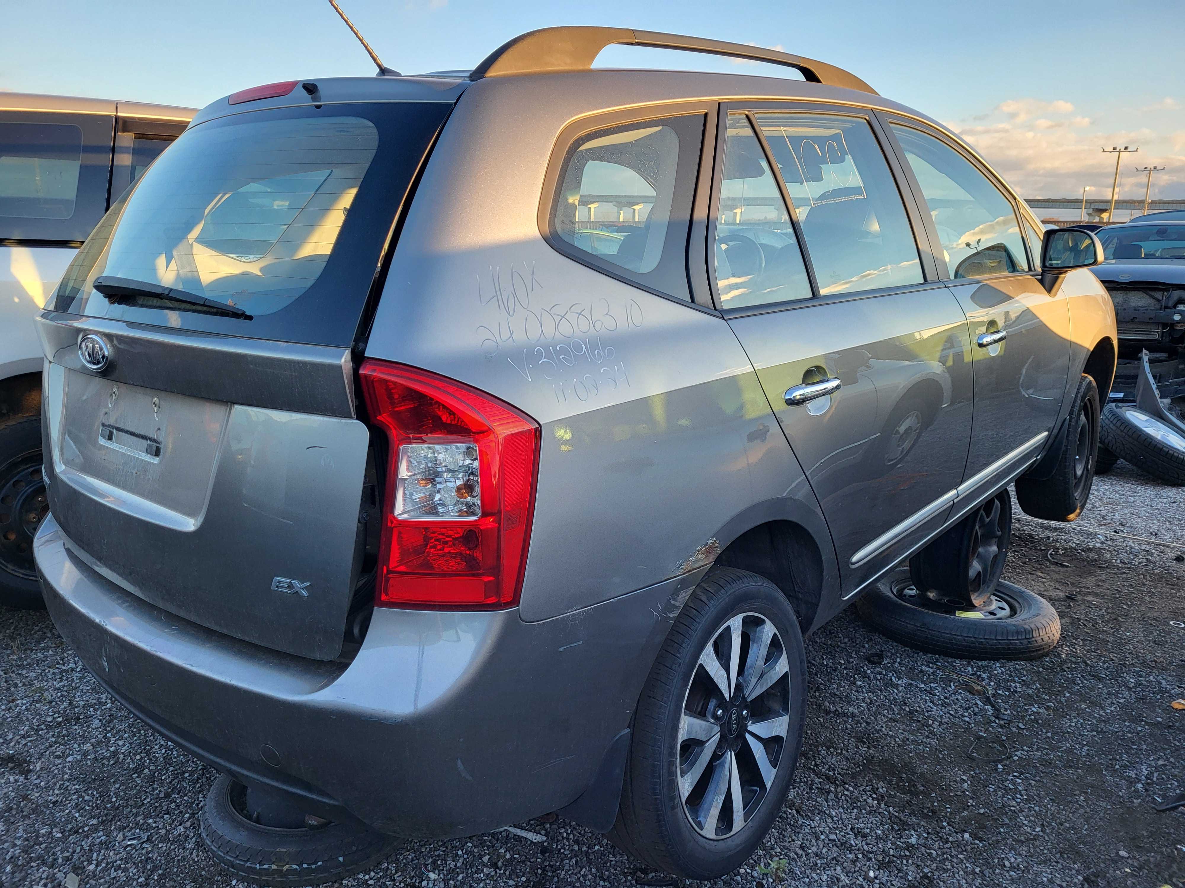KIA RONDO 2010