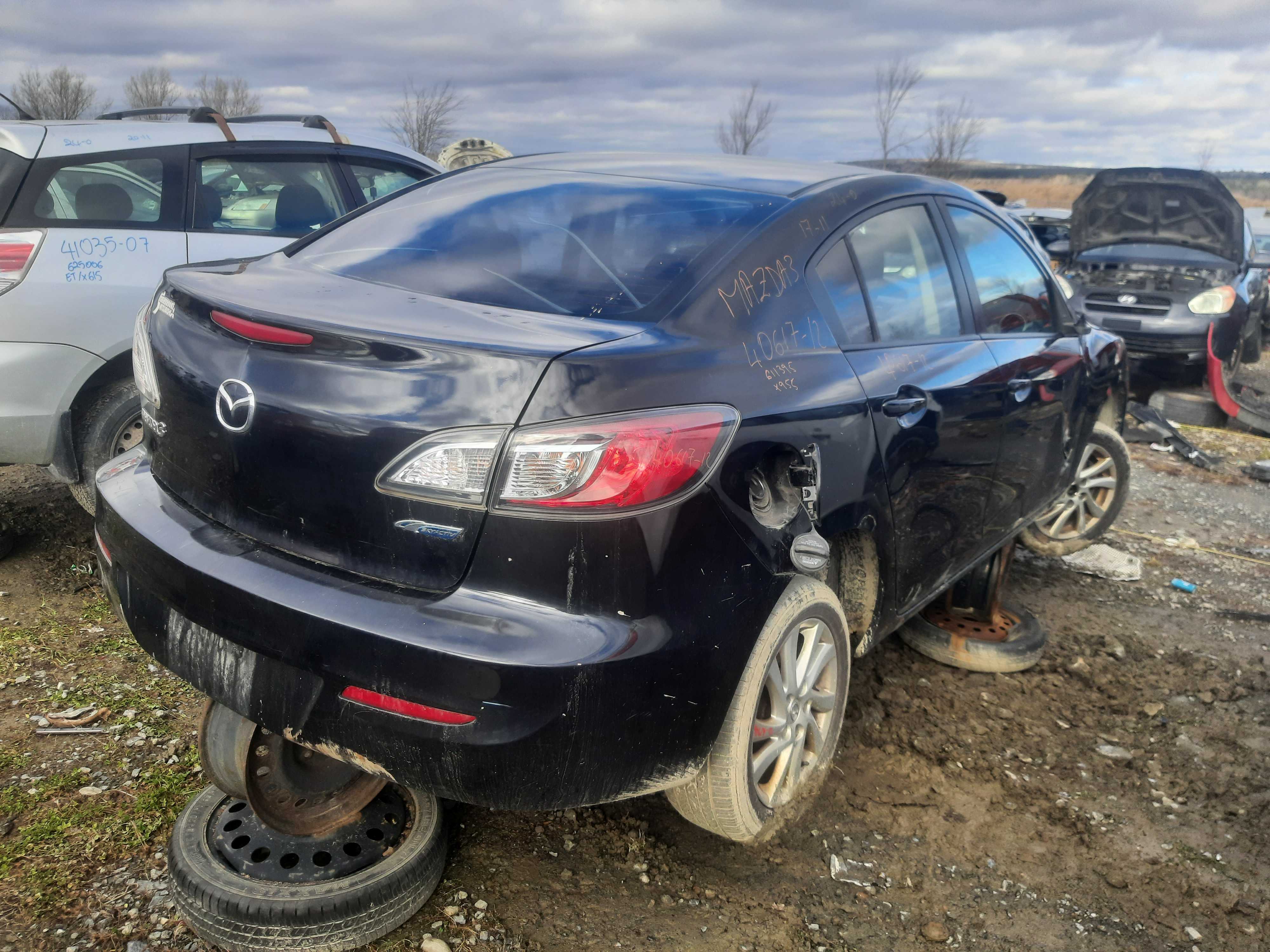 MAZDA MAZDA3 2012