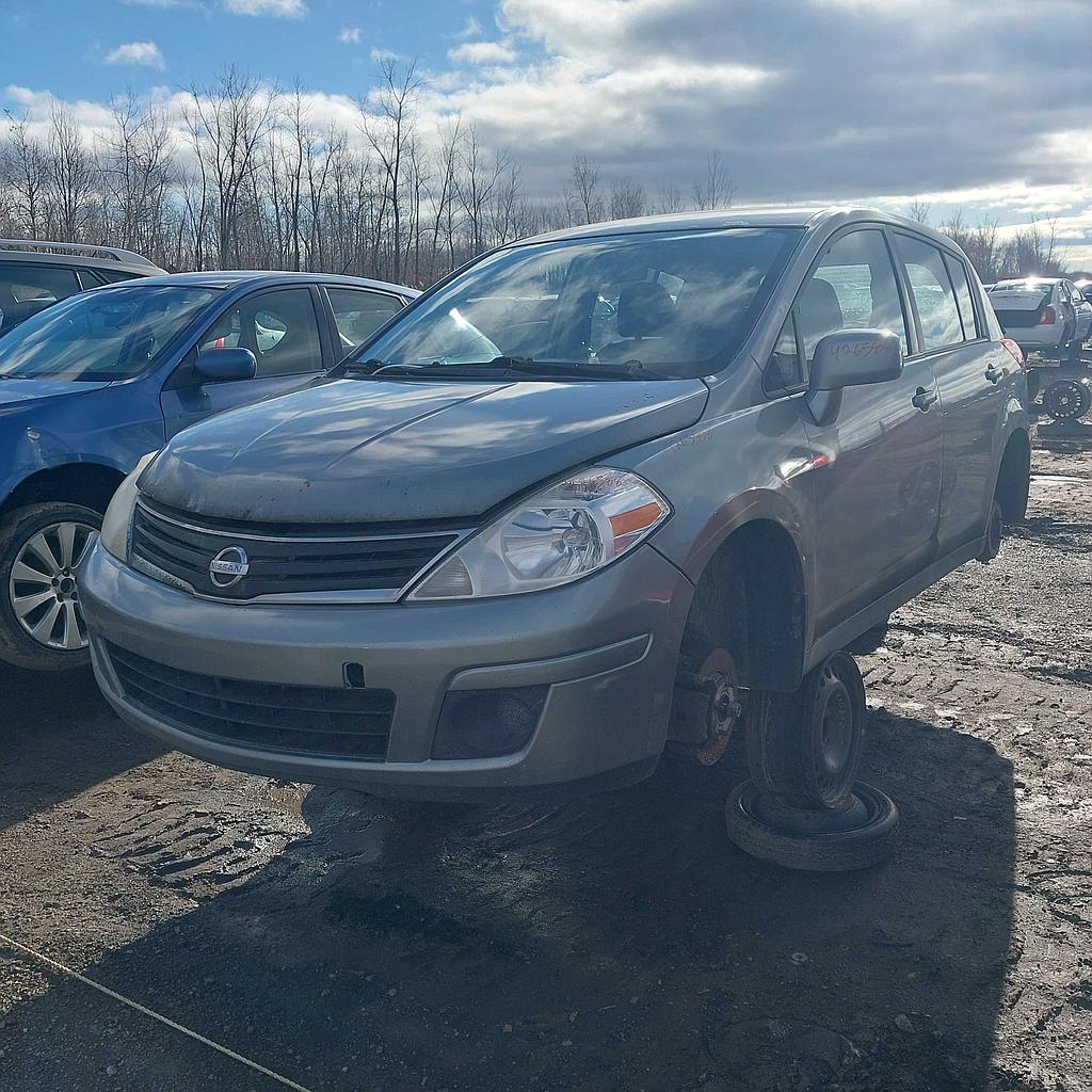 NISSAN VERSA 2010