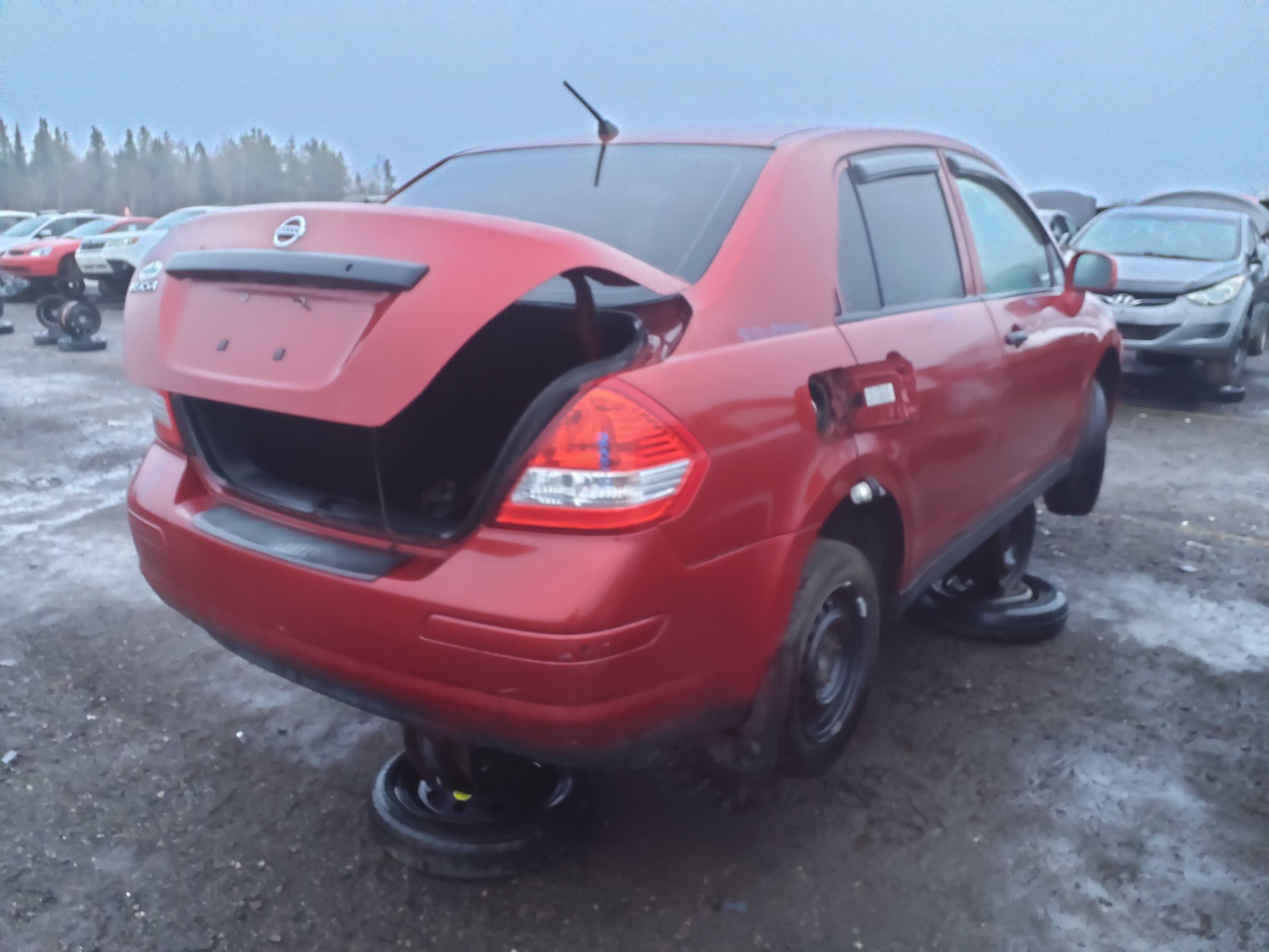 NISSAN VERSA 2011