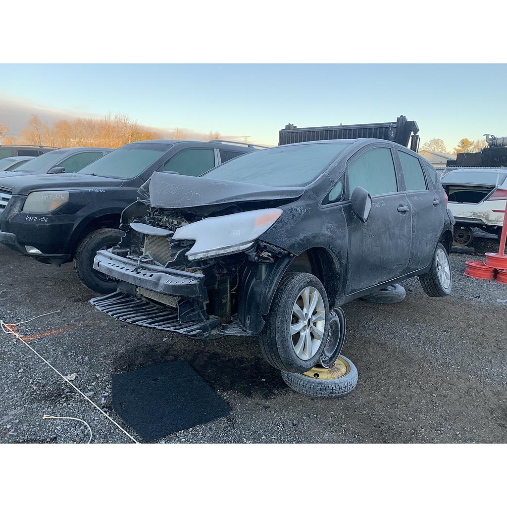 NISSAN VERSA 2015