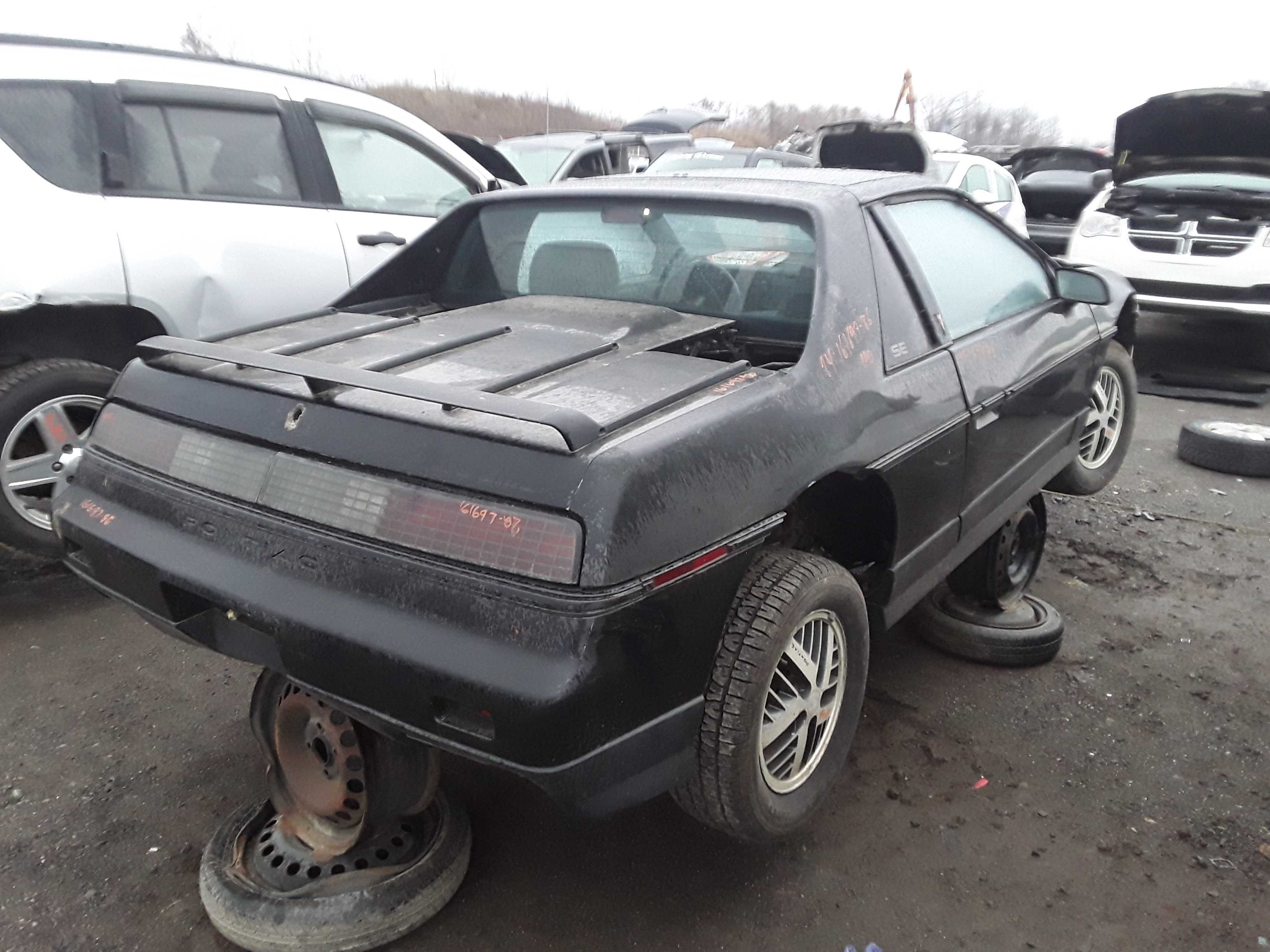 PONTIAC FIERO 1986