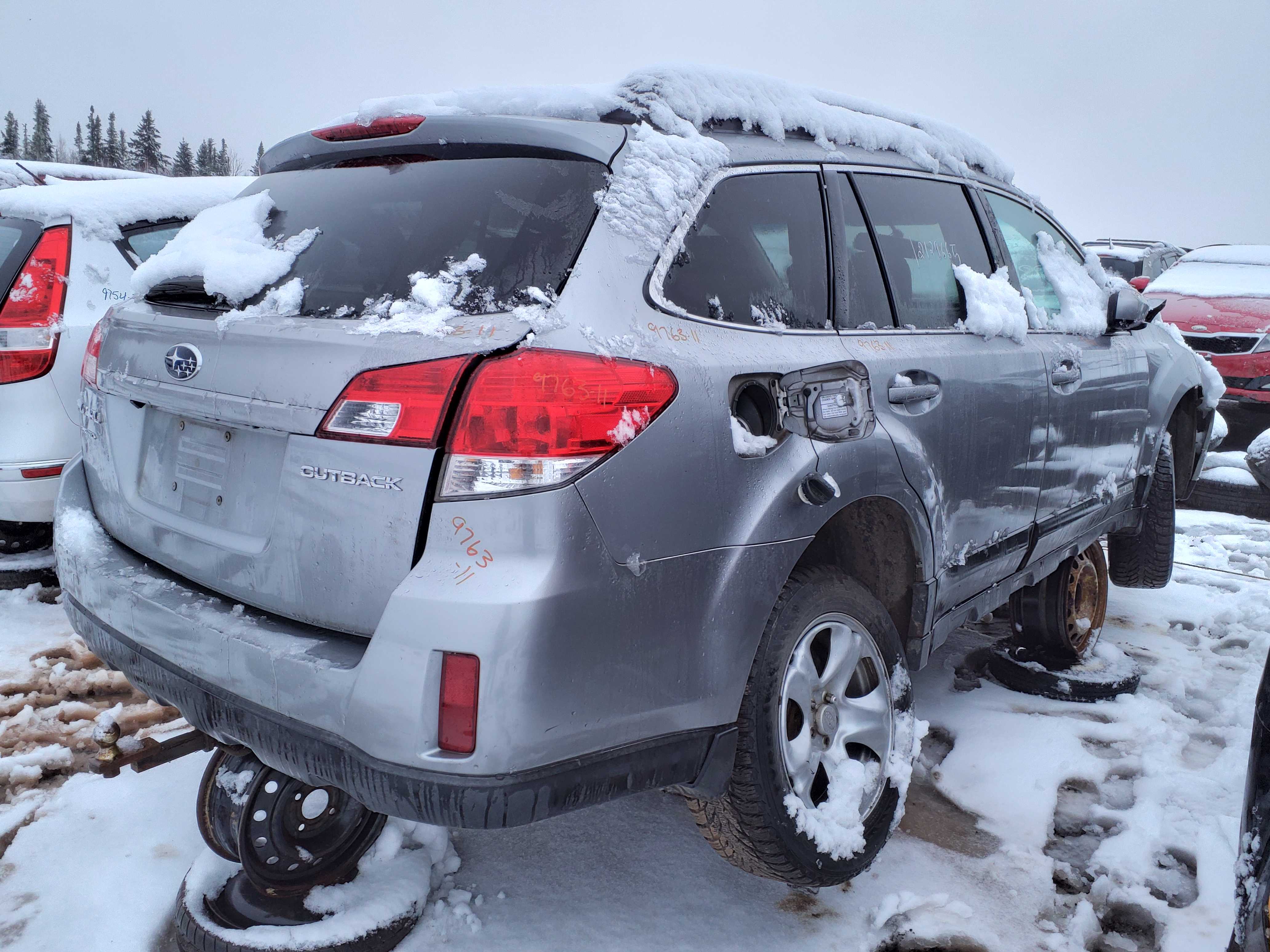 SUBARU OUTBACK 2011