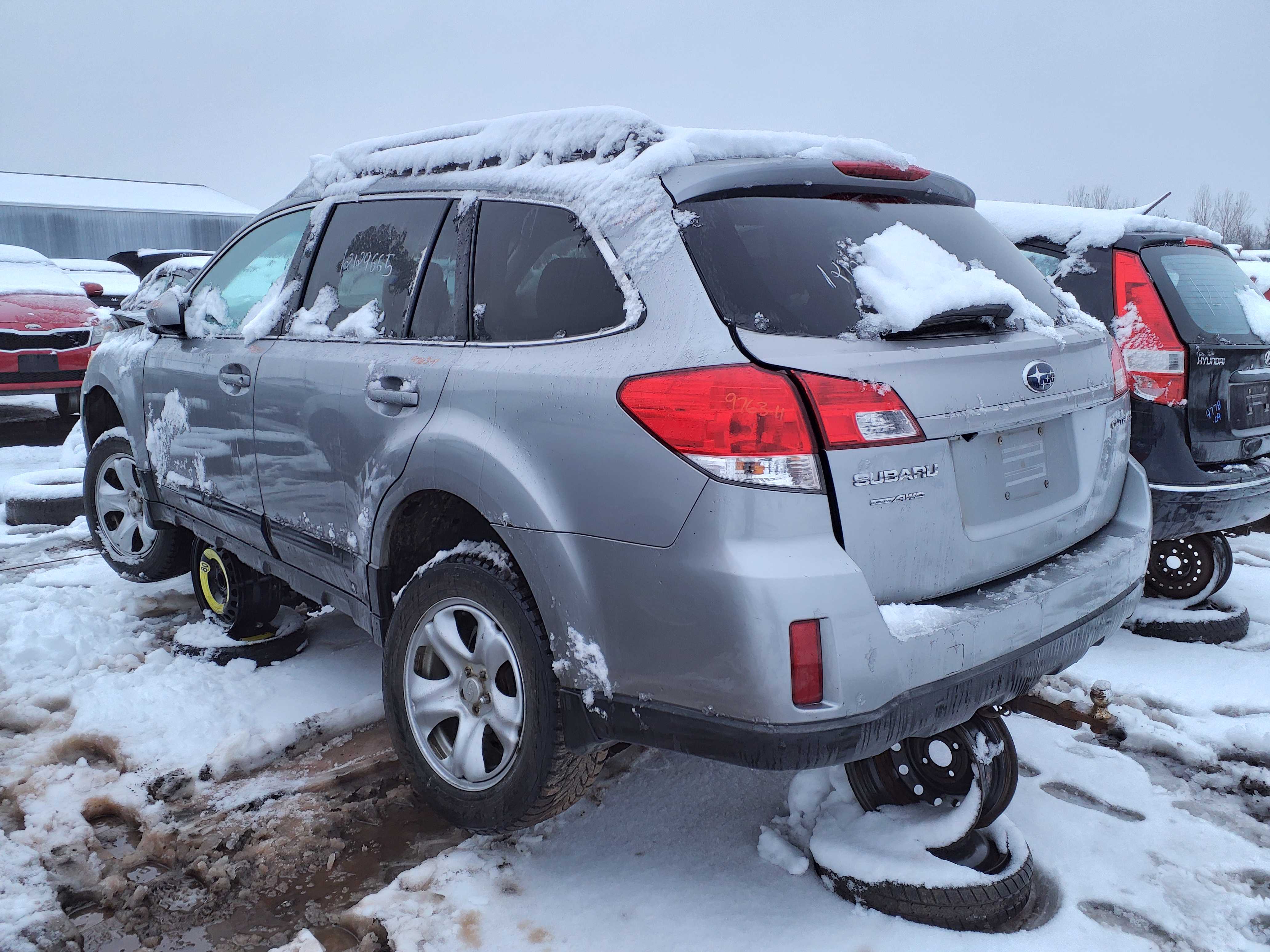 SUBARU OUTBACK 2011