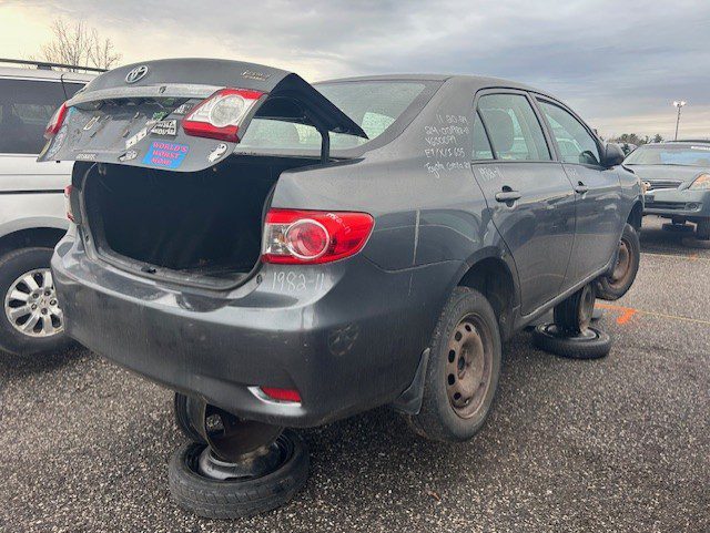 TOYOTA COROLLA 2011