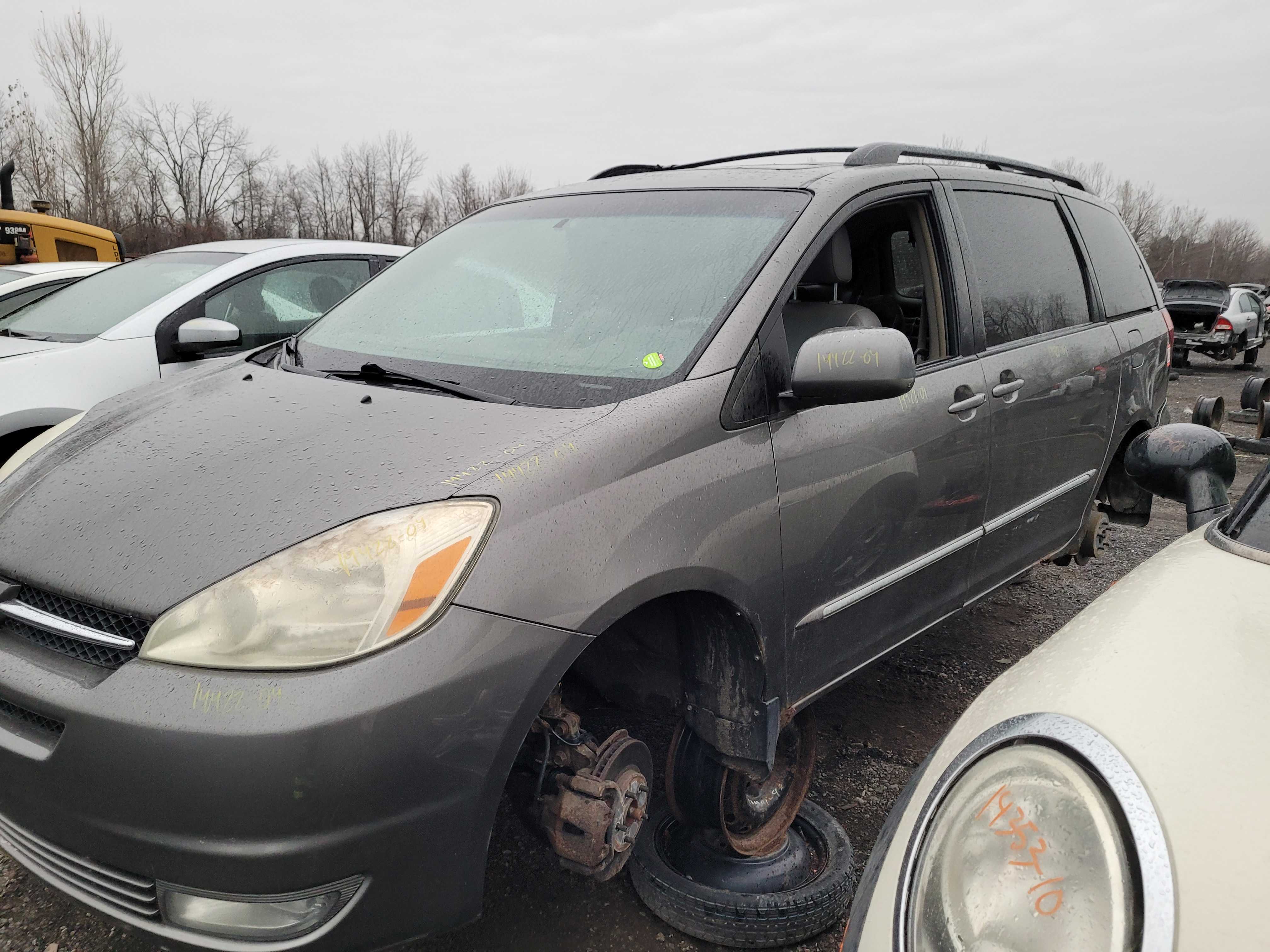 TOYOTA SIENNA 2004