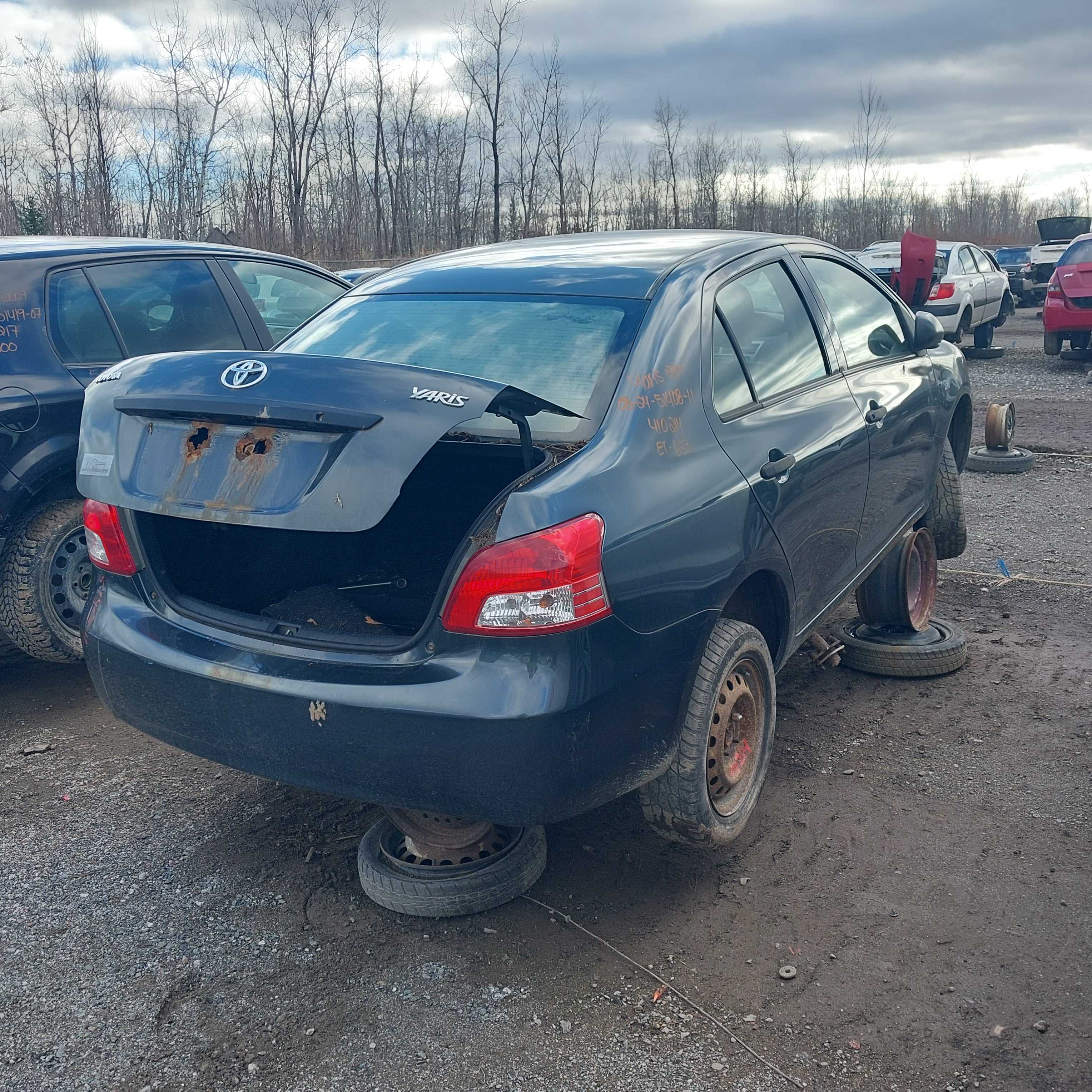 TOYOTA YARIS 2011