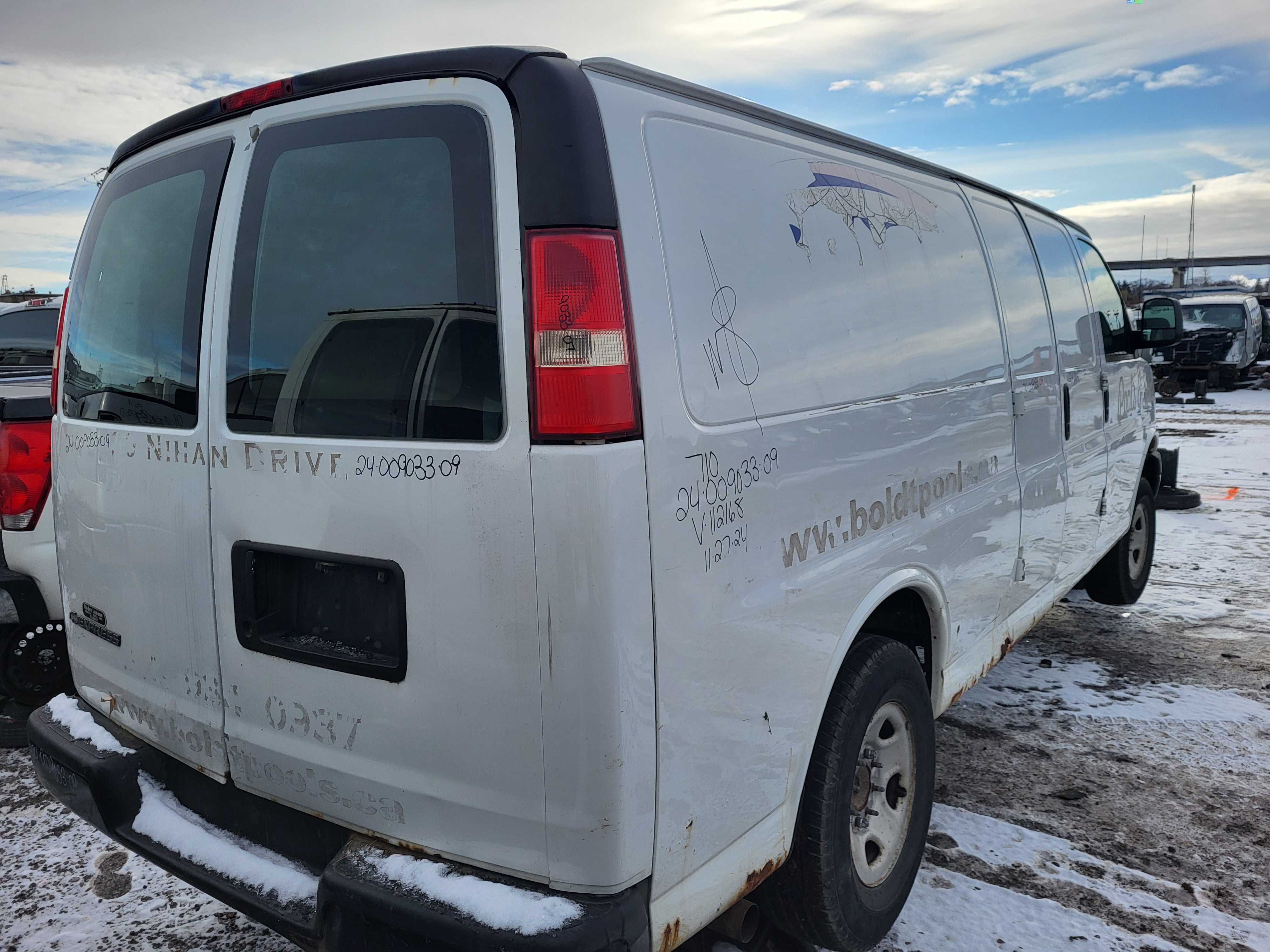 CHEVROLET EXPRESS VAN 2009