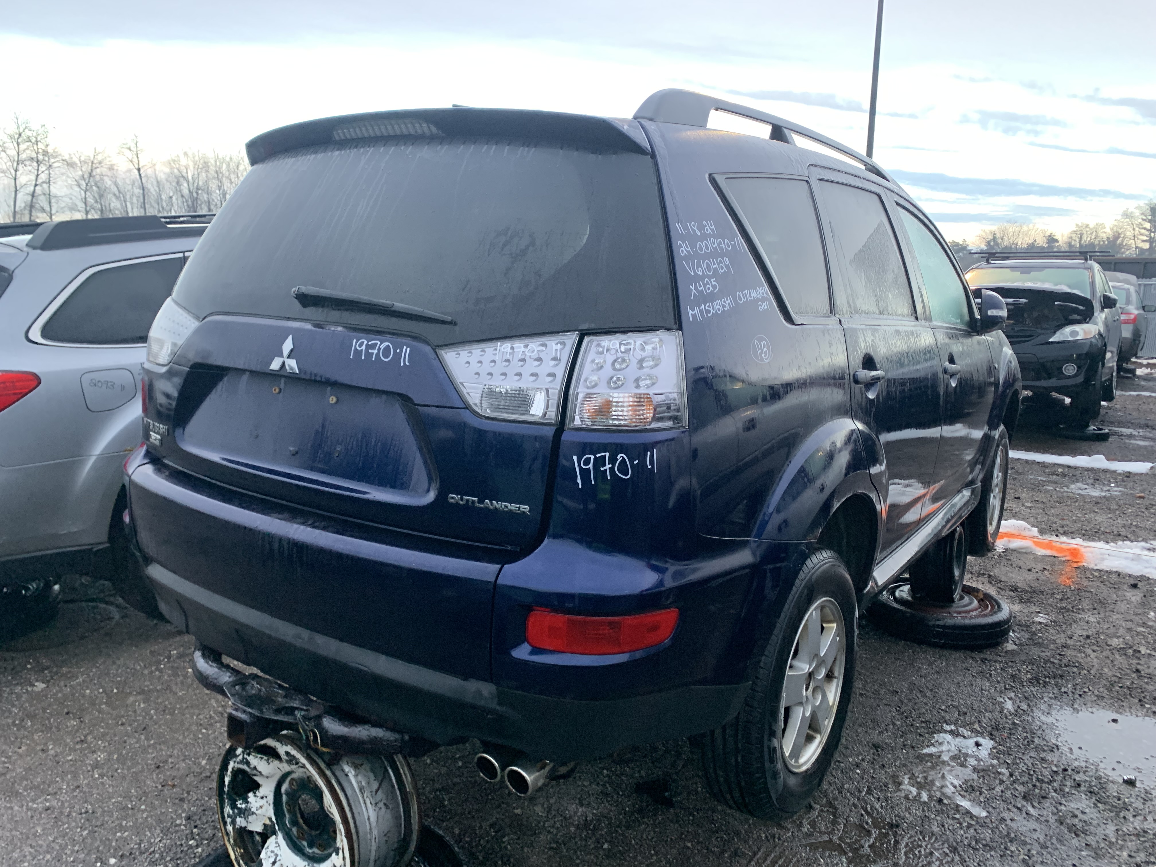 MITSUBISHI OUTLANDER 2011