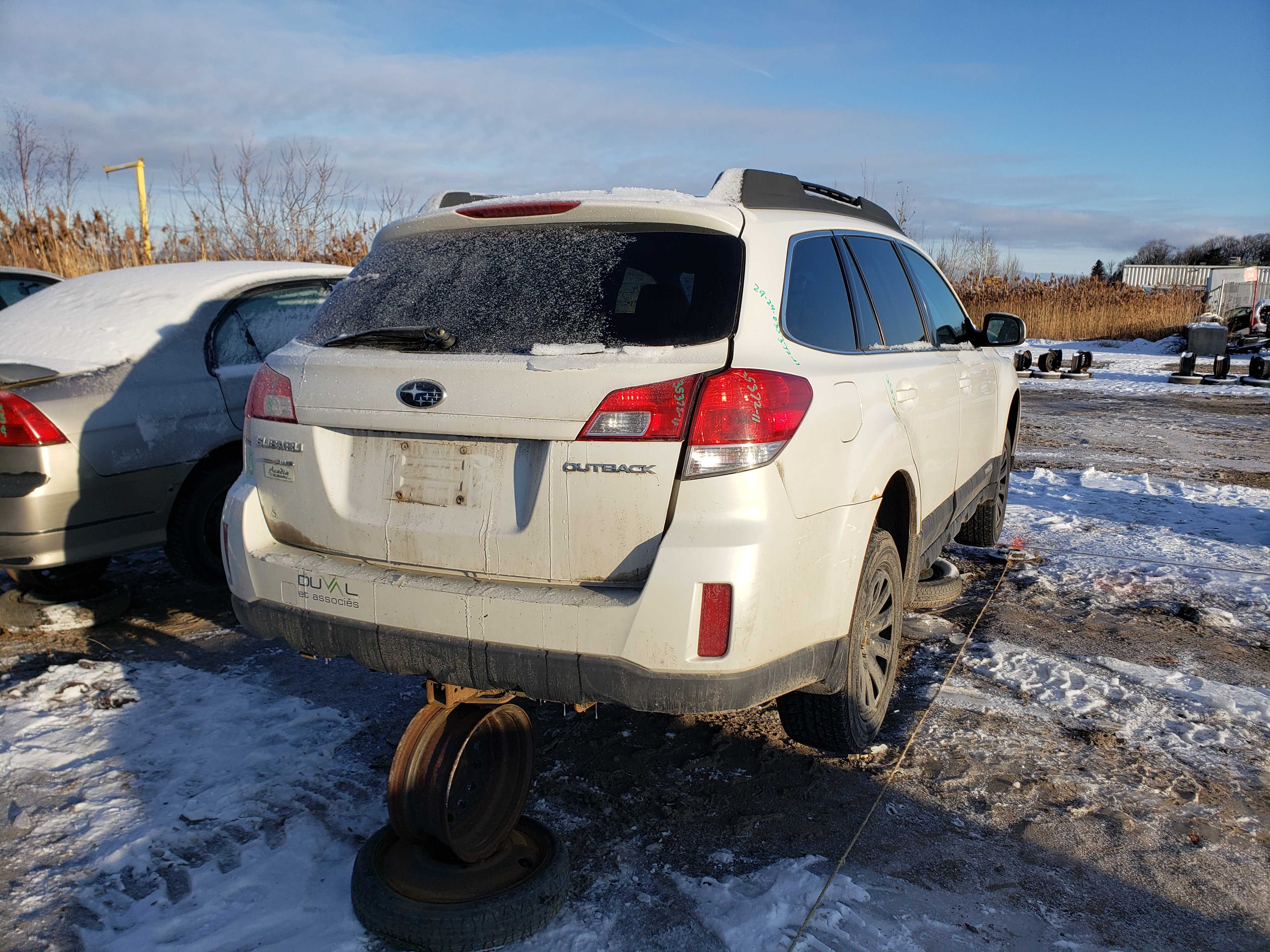 SUBARU OUTBACK 2011