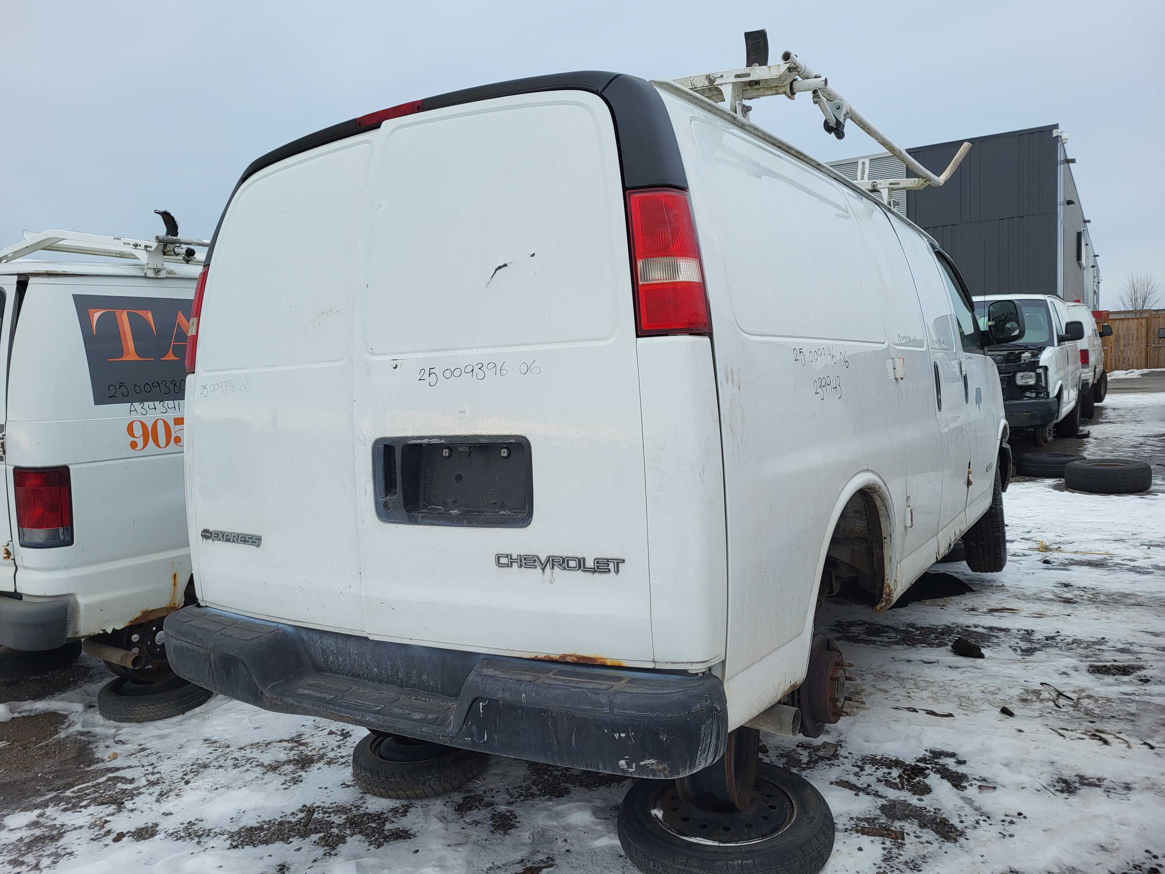 CHEVROLET EXPRESS VAN 2006