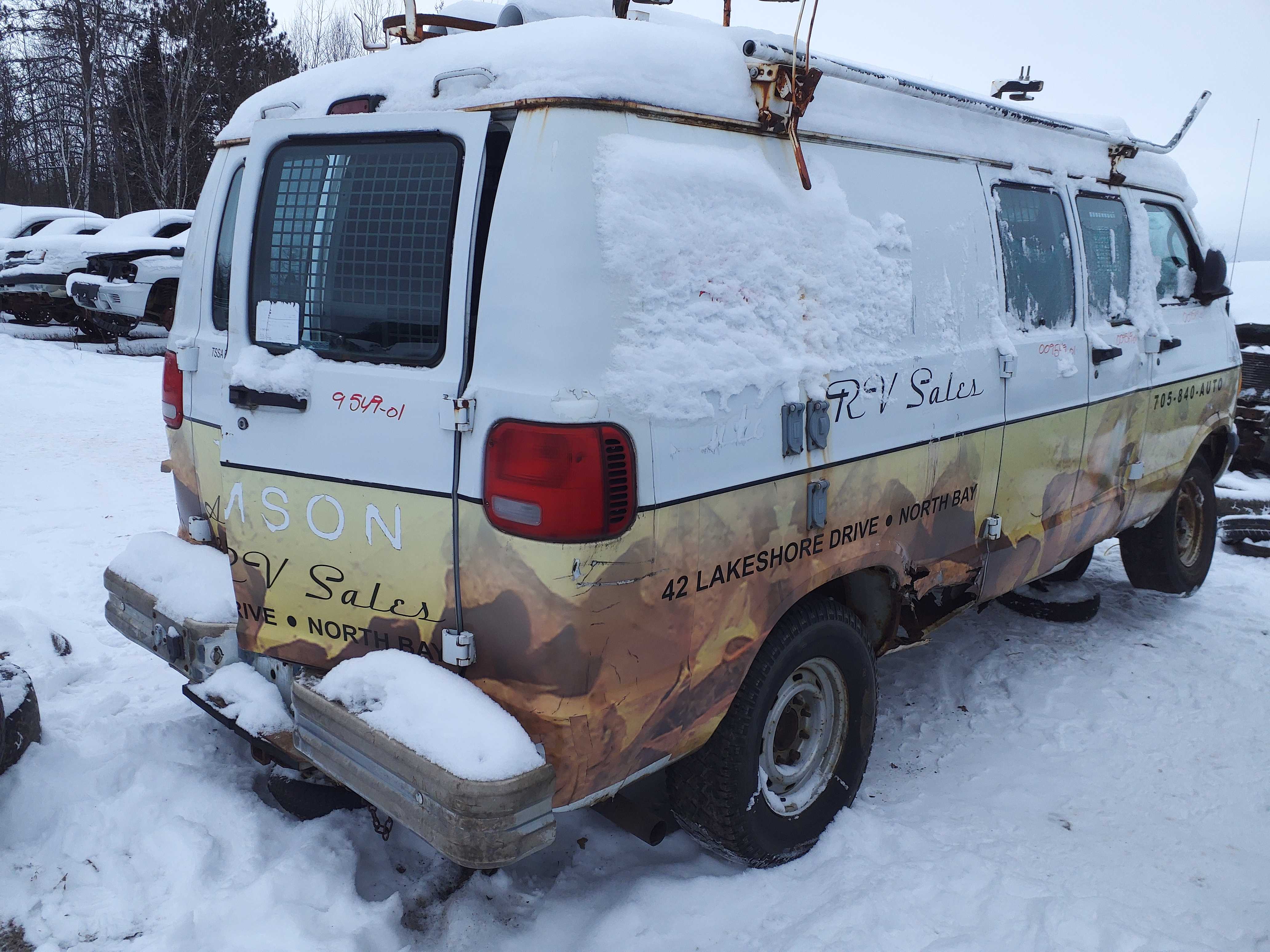 DODGE RAM VAN 2001