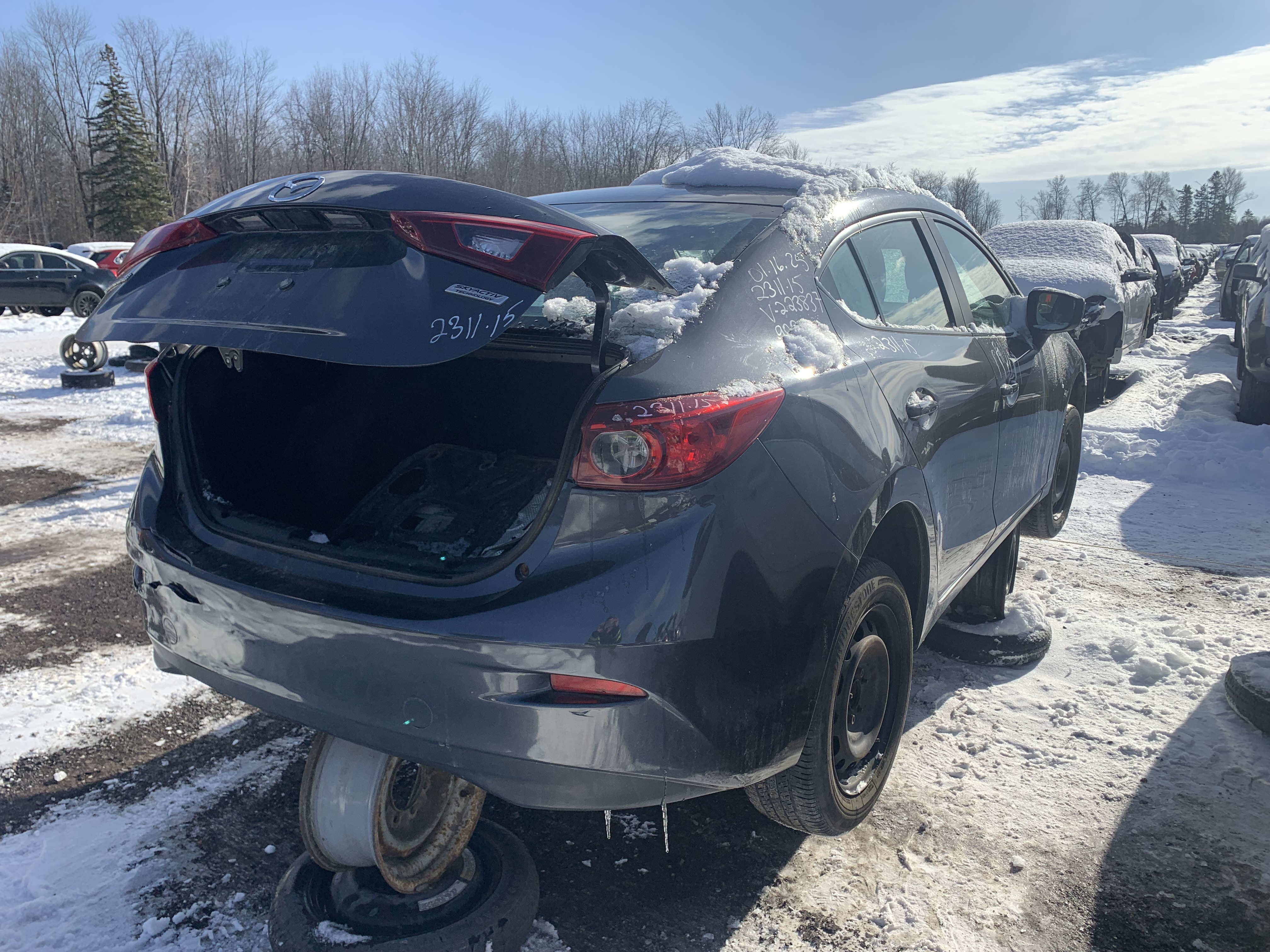 MAZDA MAZDA3 2015