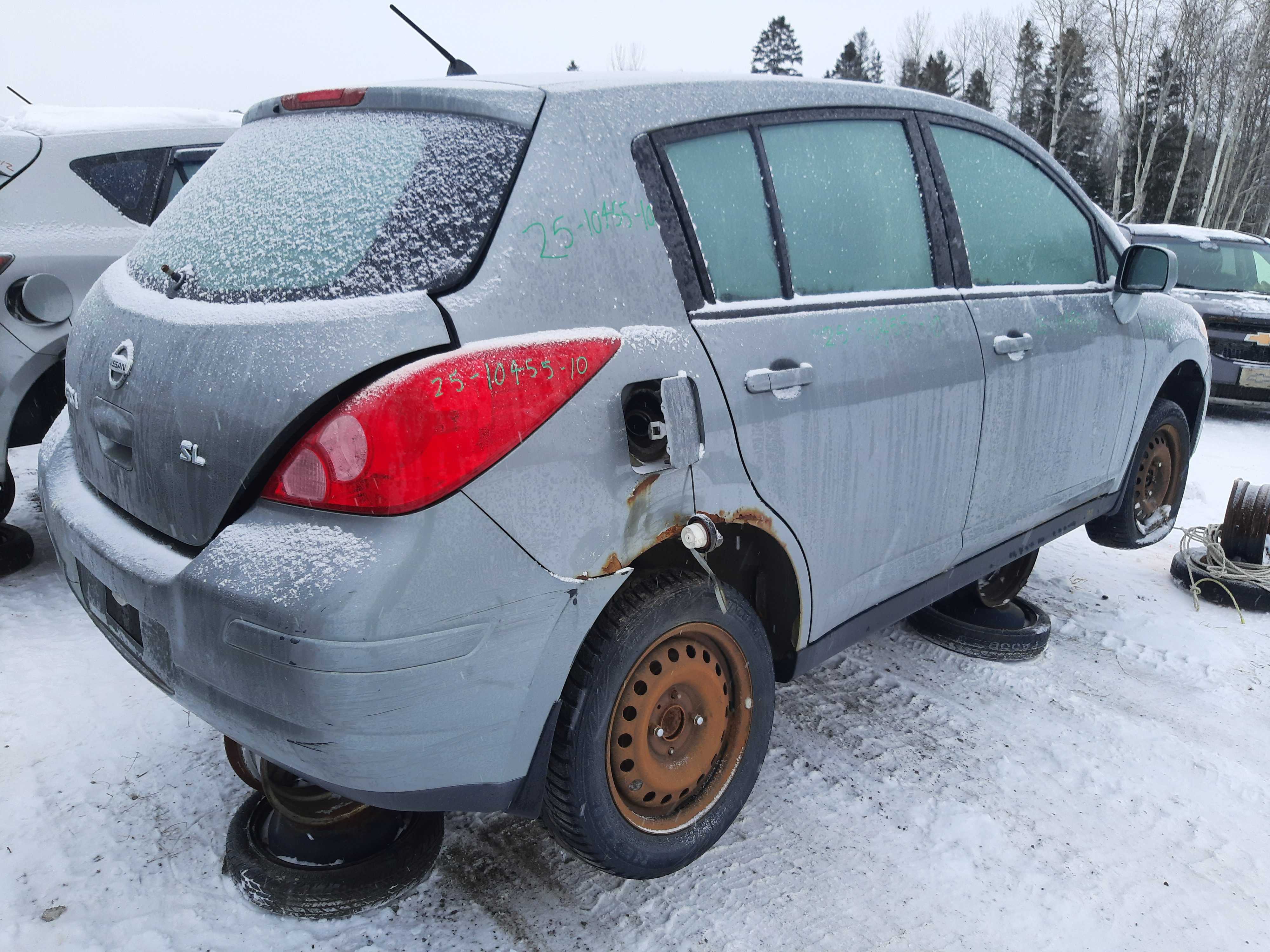 NISSAN VERSA 2010