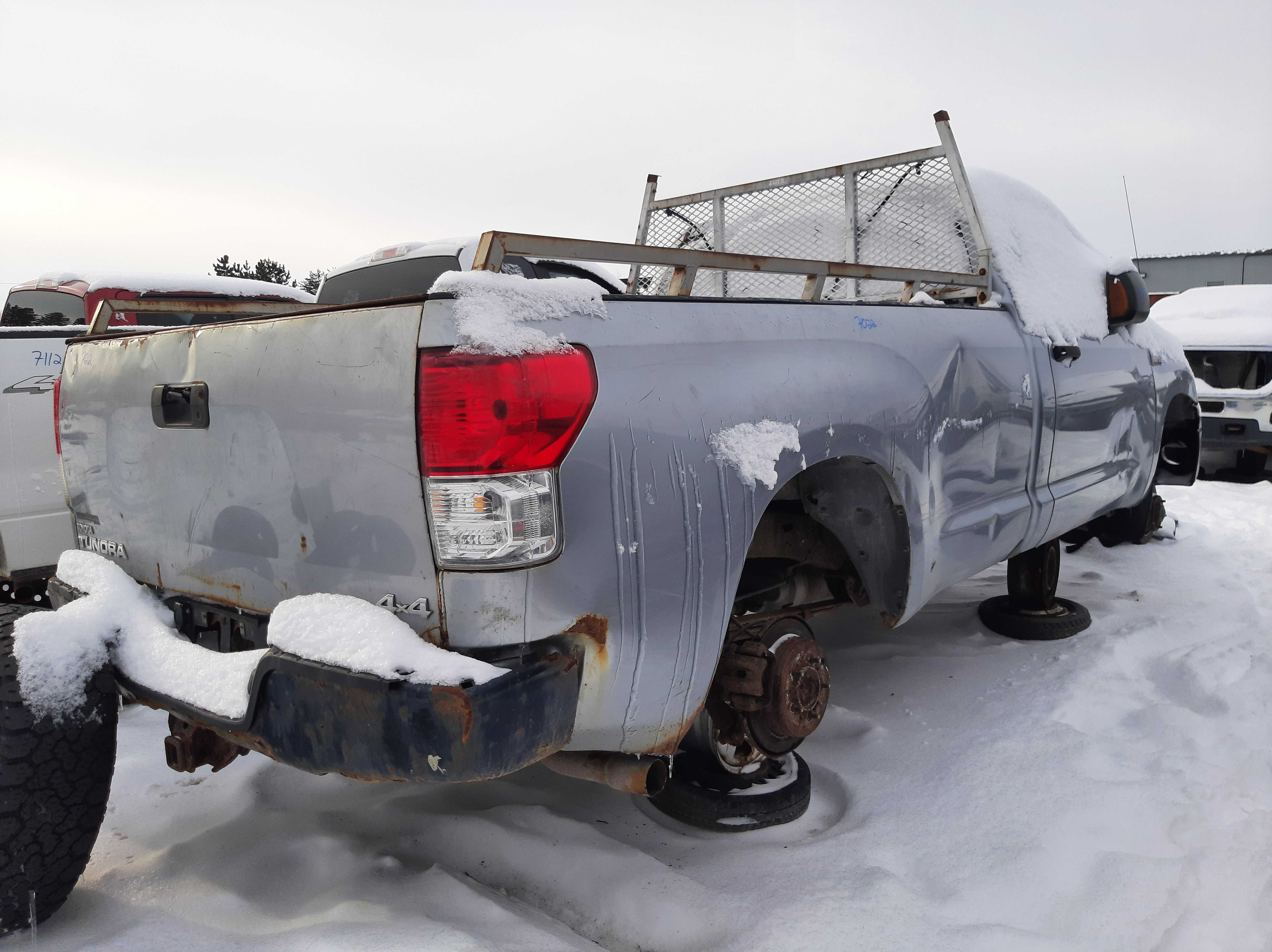 TOYOTA TUNDRA 2011