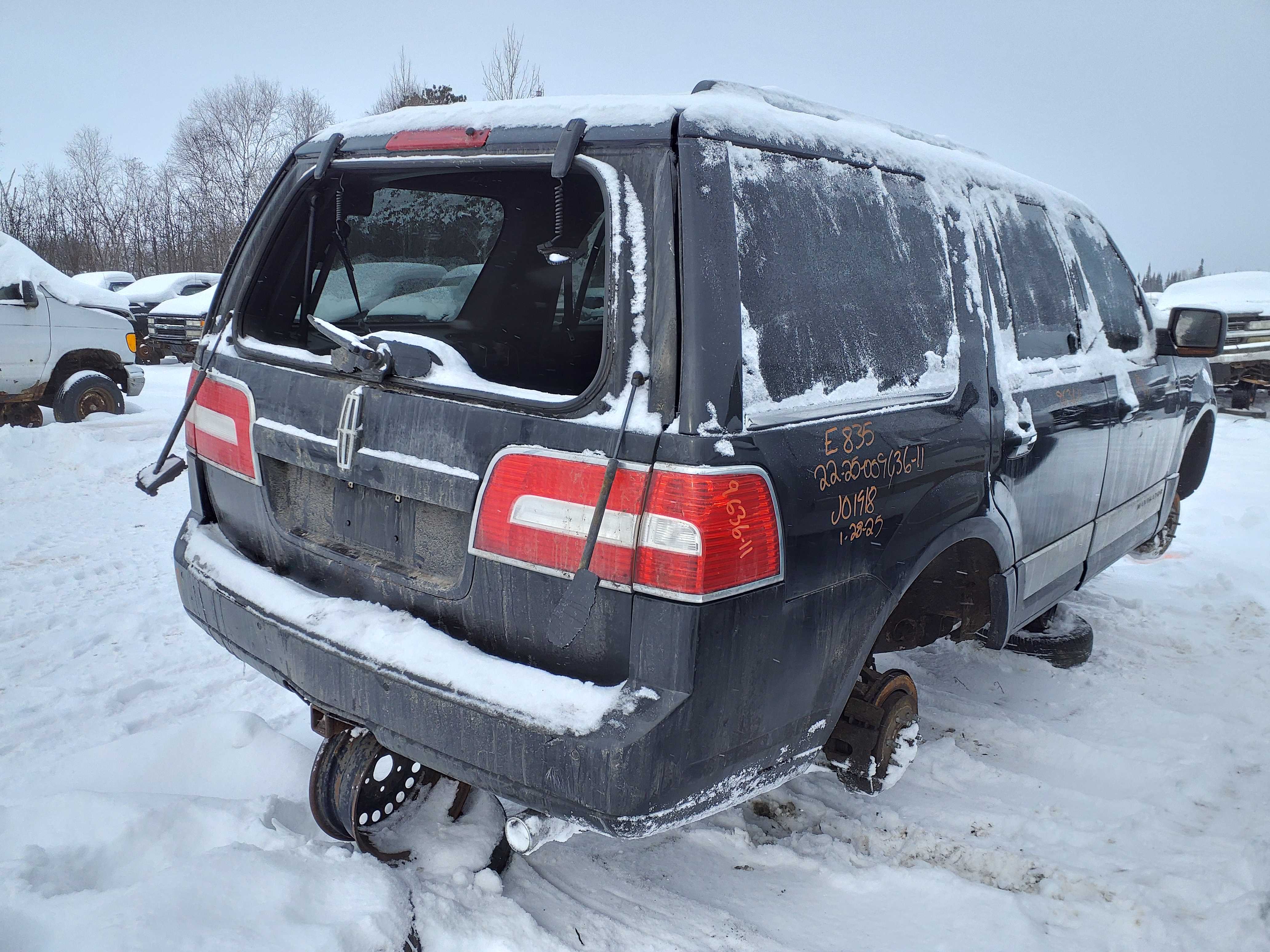 LINCOLN NAVIGATOR 2011