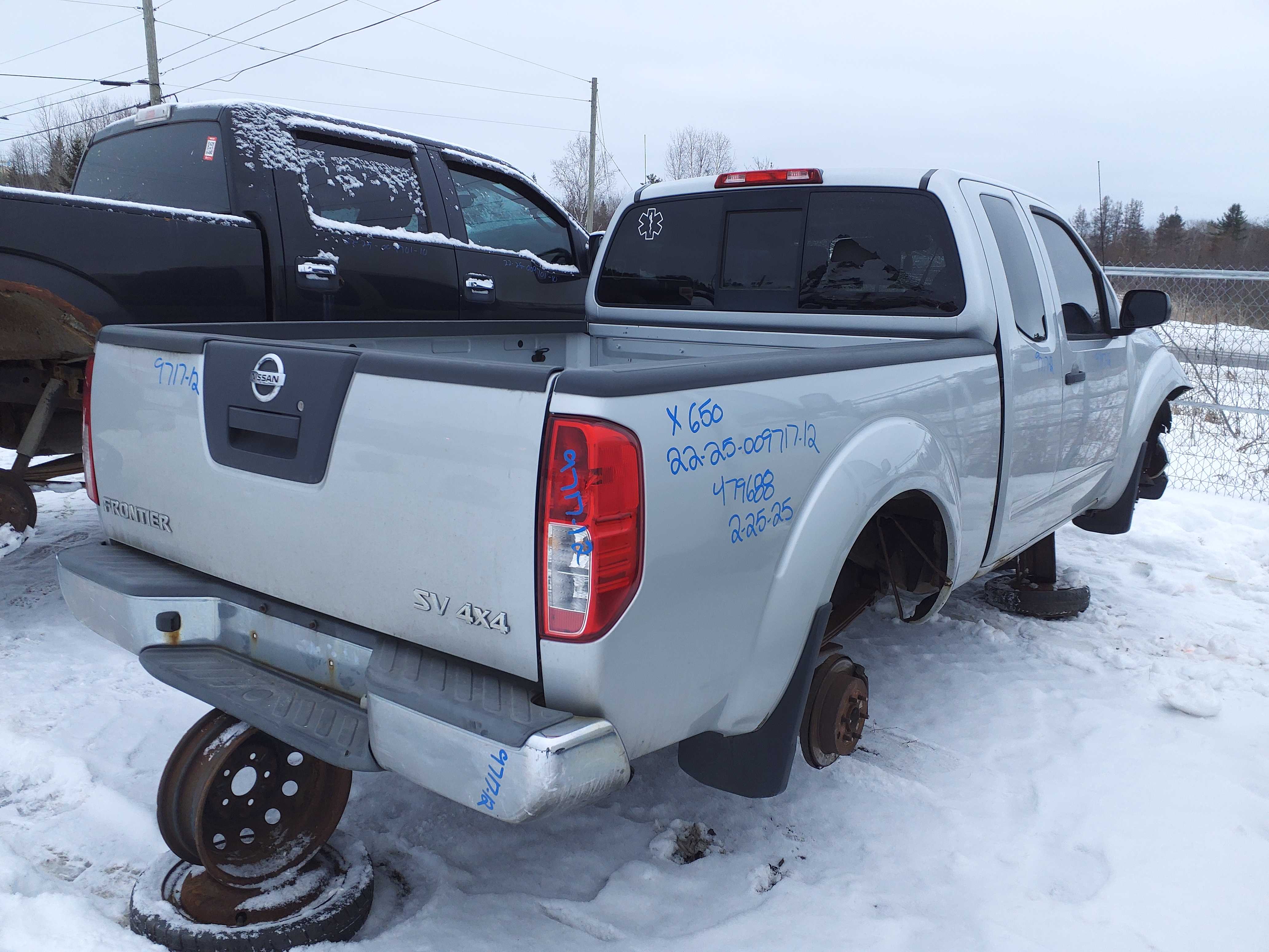 NISSAN FRONTIER 2012