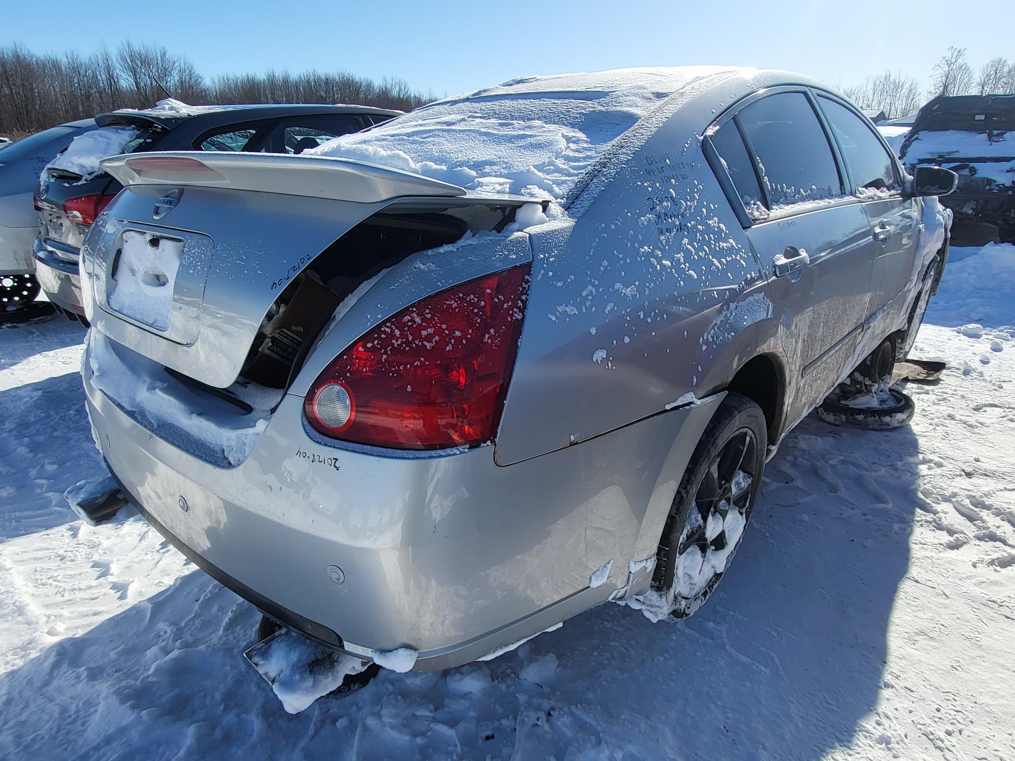 NISSAN MAXIMA 2004