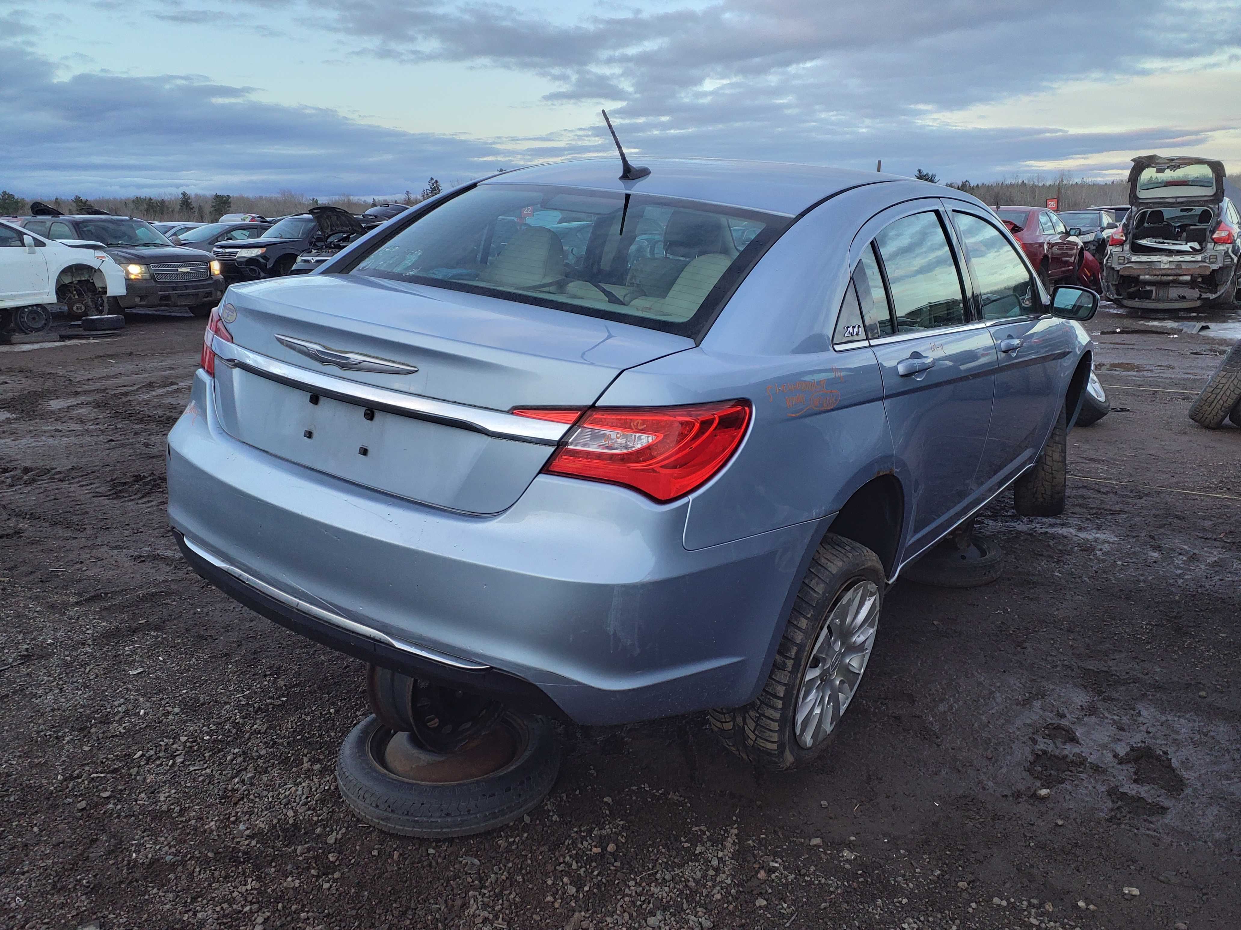 CHRYSLER 200 2012