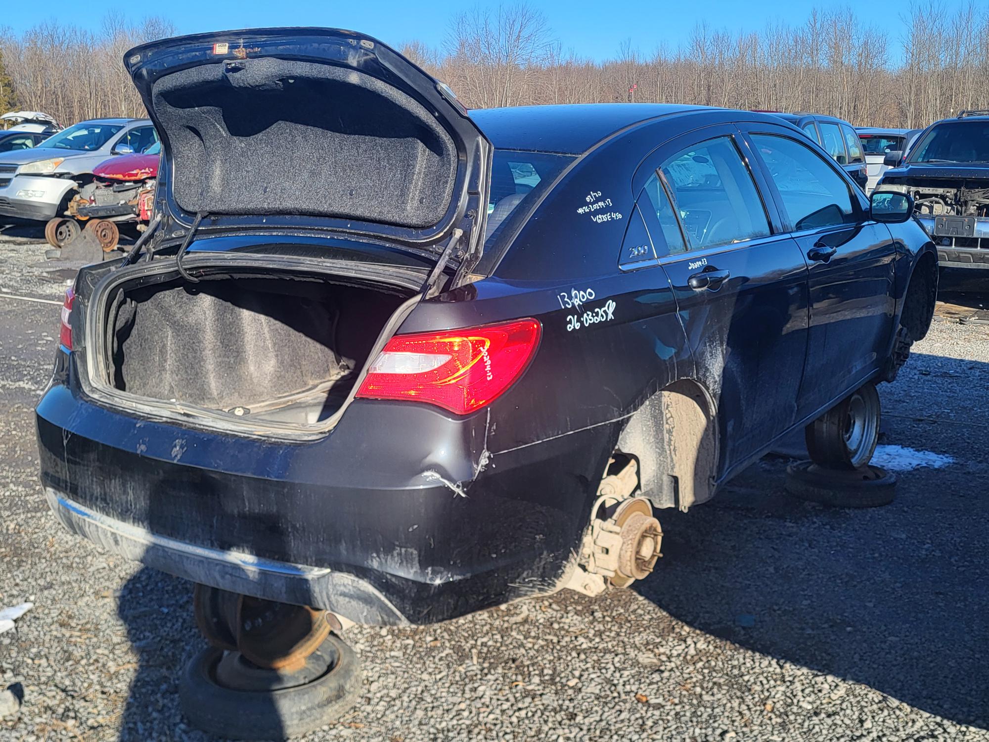 CHRYSLER 200 2013