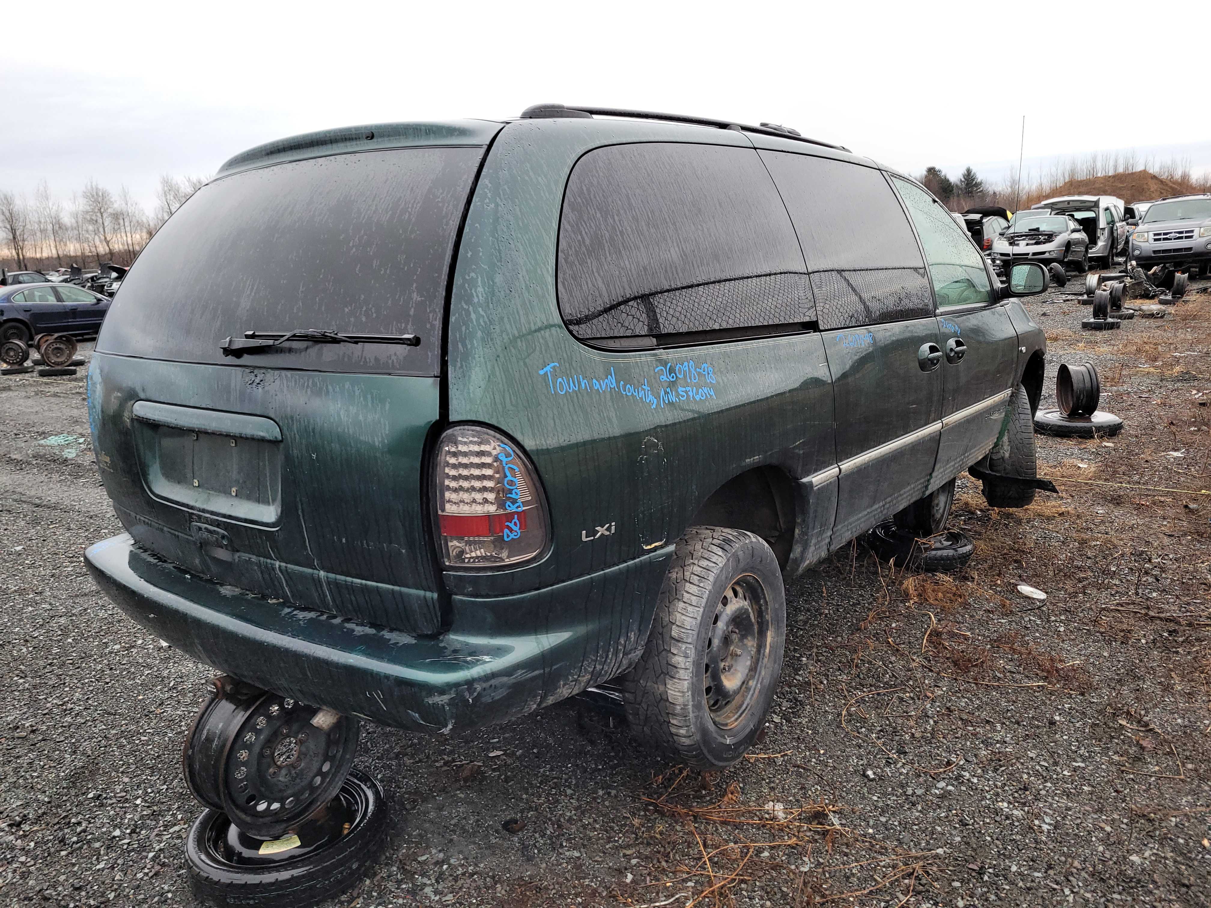 CHRYSLER TOWN &amp; COUNTRY 1998